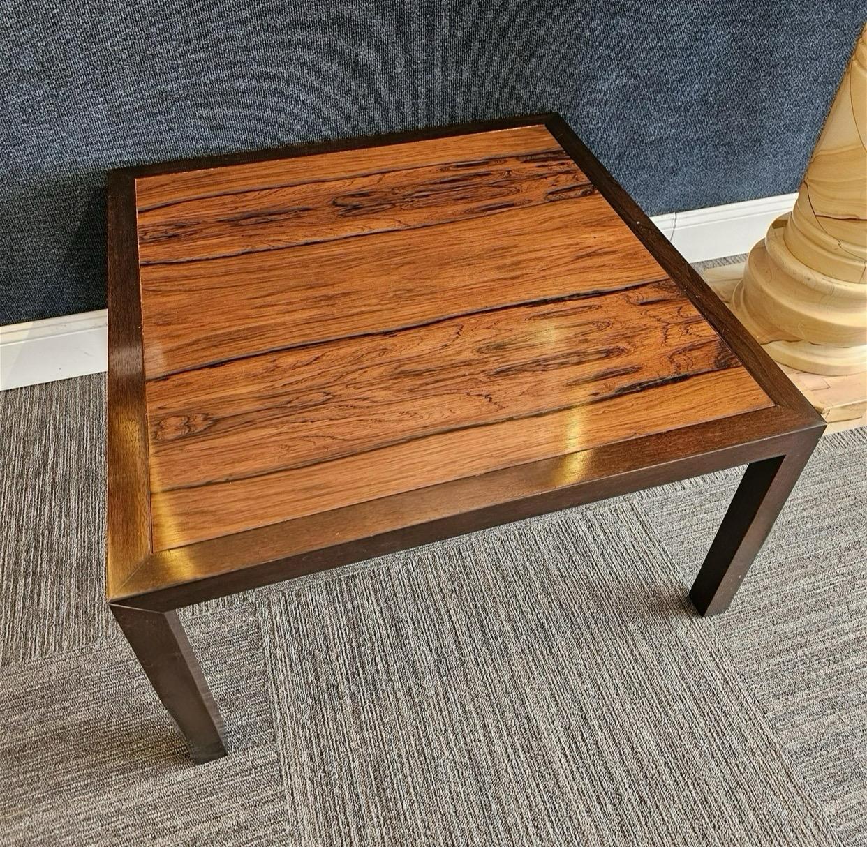 Mid-Century Modern Edward Wormley for Dunbar Rosewood and walnut Square Coffee Table For Sale