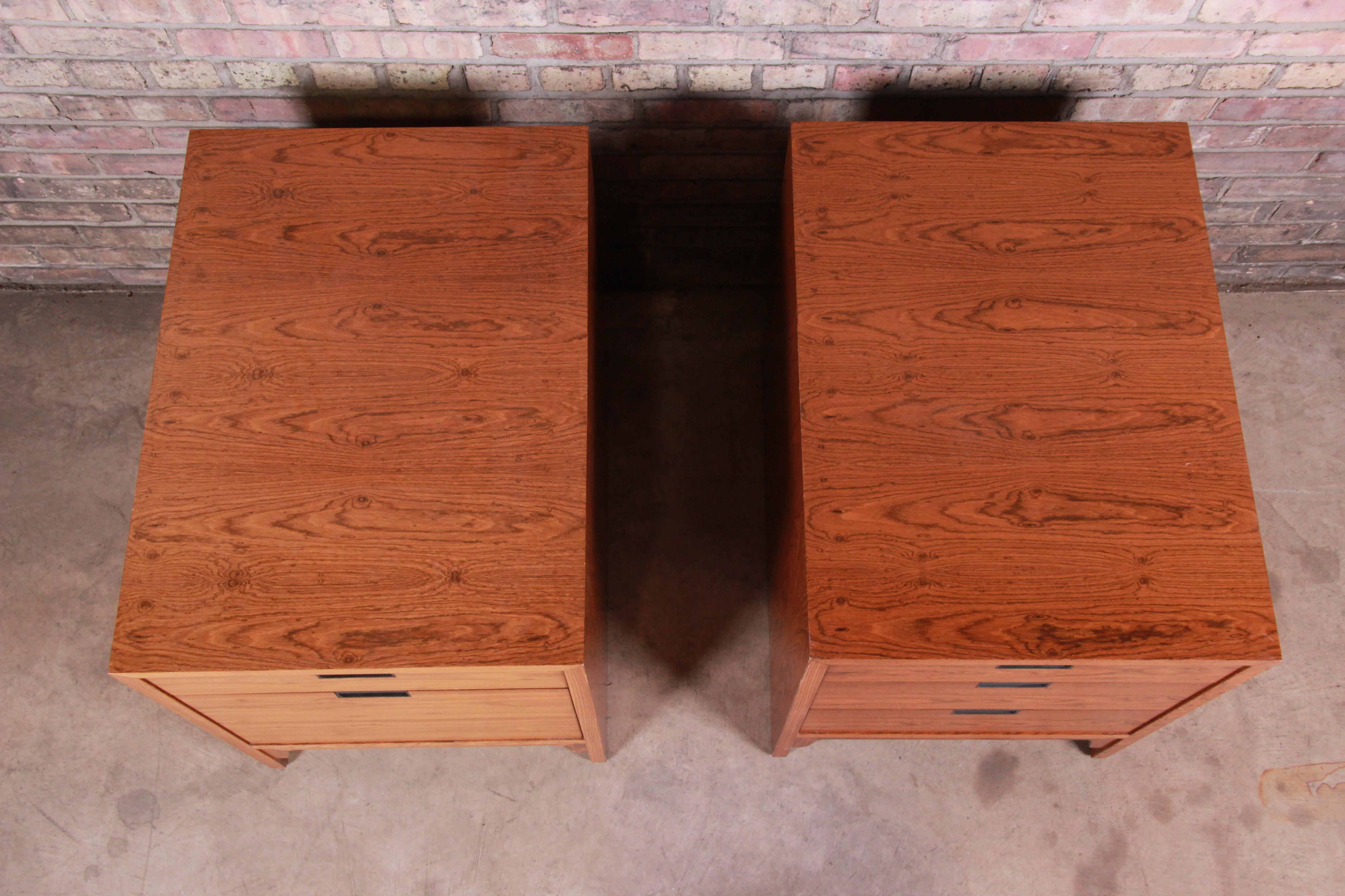 Edward Wormley for Dunbar Rosewood Chests of Drawers or Nightstands, Pair In Good Condition In South Bend, IN
