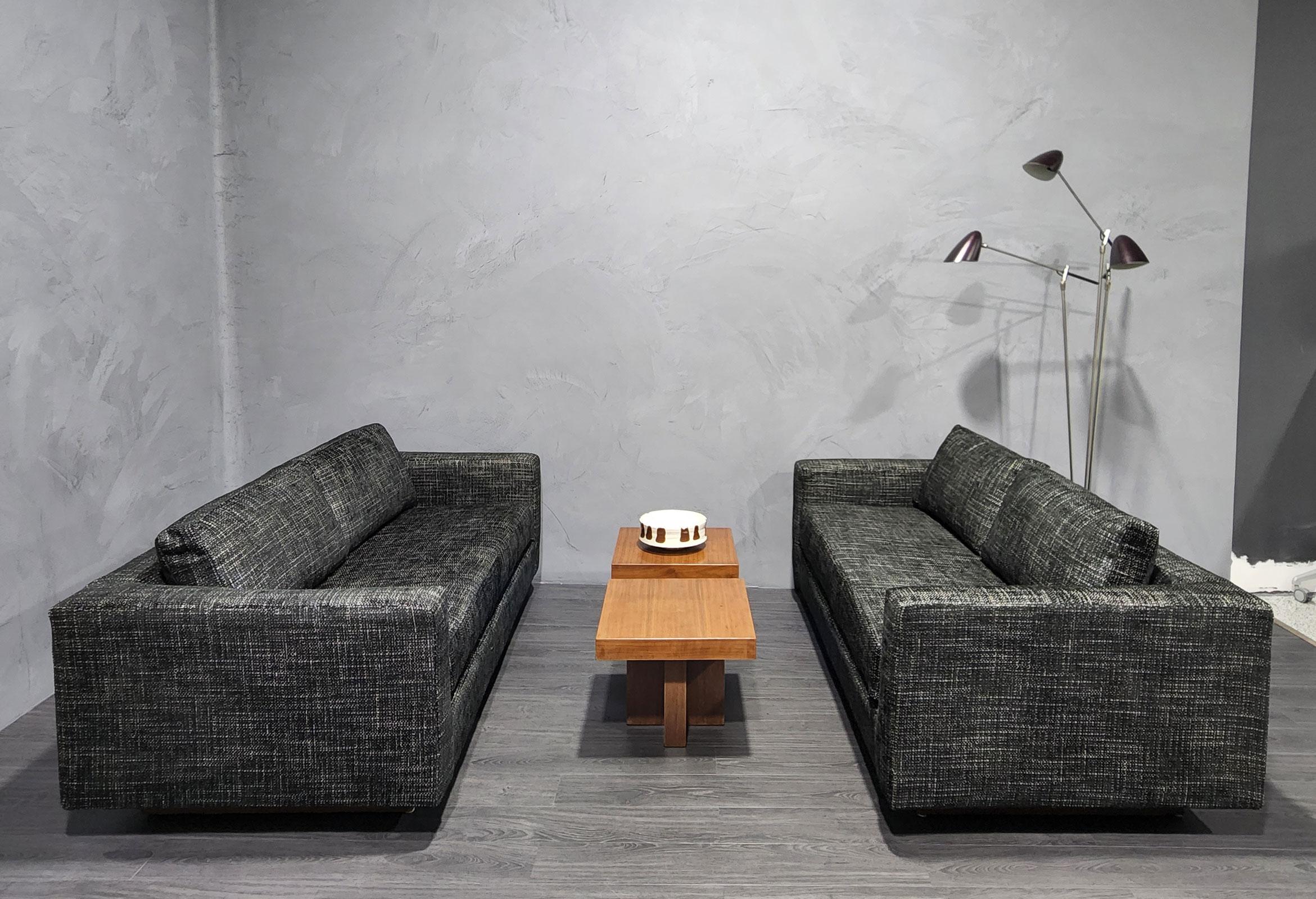Sillones Edward Wormley para Dunbar con nueva tapicería Moderno de mediados de siglo en venta