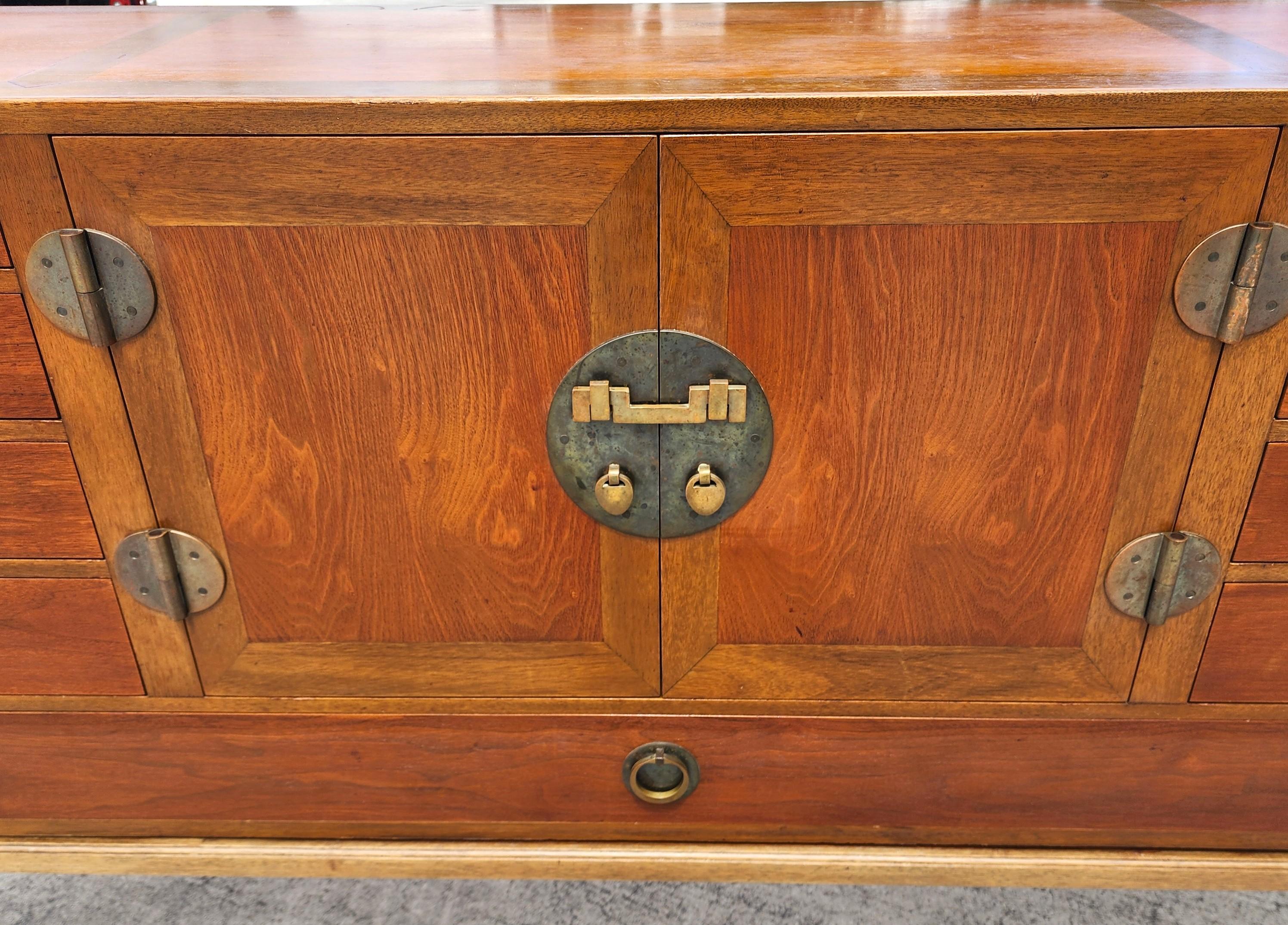 Milieu du XXe siècle Edward Wormley for Dunbar Sideboard Bar 1950s en vente