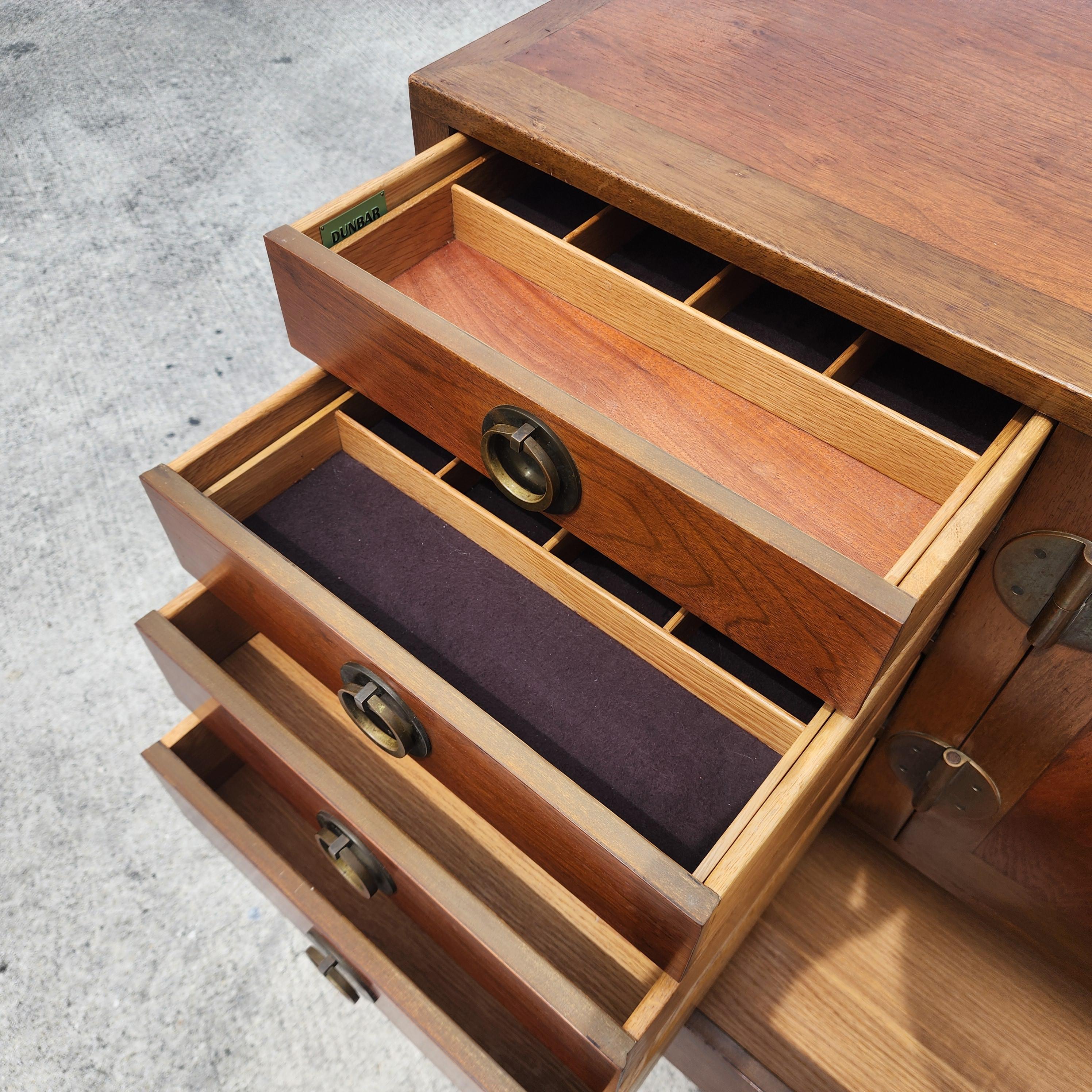 Edward Wormley for Dunbar Sideboard Bar 1950s en vente 3