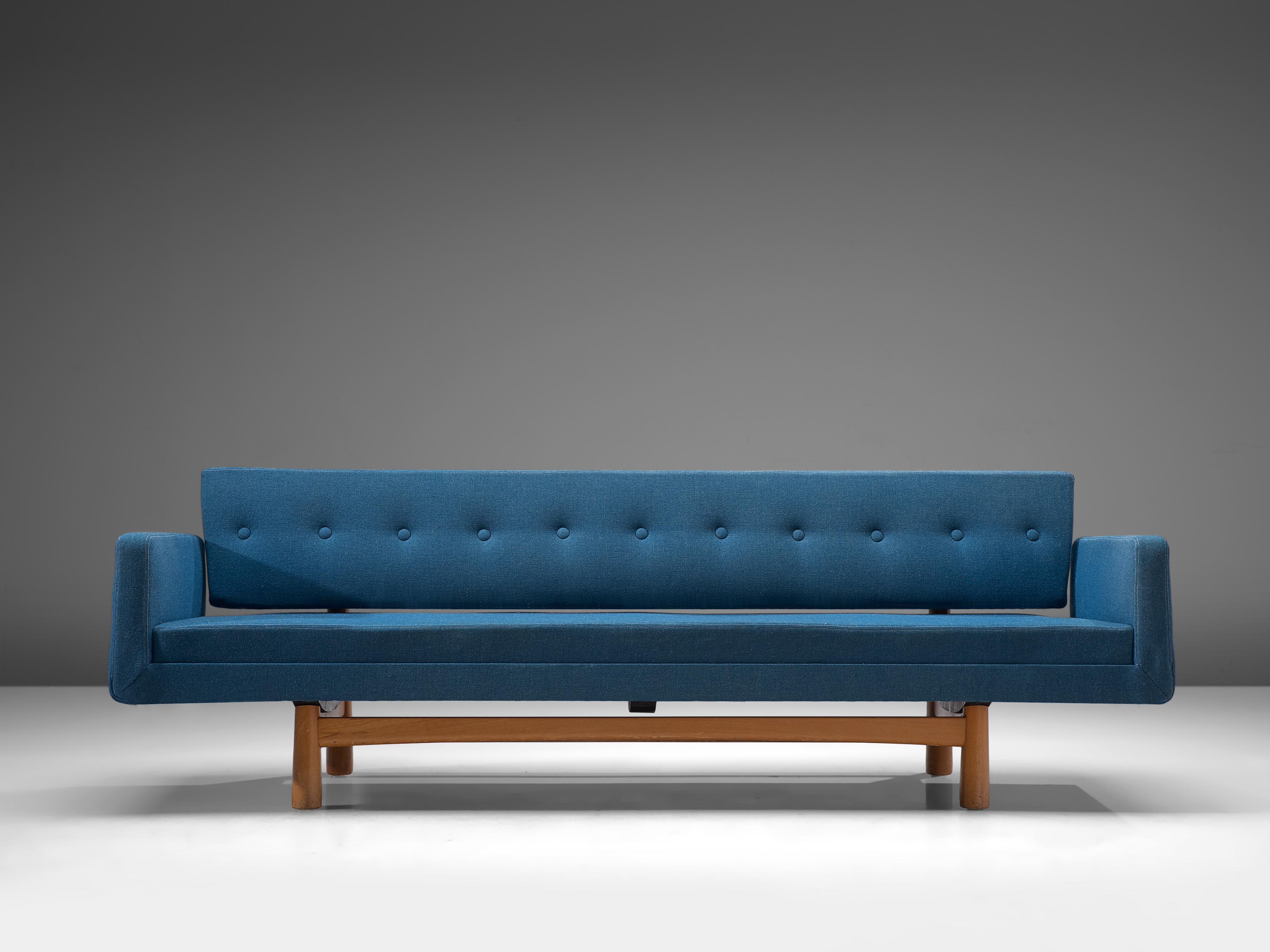 Edward Wormley for Dunbar, sofa model 5316, blue fabric, beech, United States, 1960s

This three-seat sofa was designed by Edward Wormley for Dunbar in the 1960s. The eye-catching blue fabric turns this elegant sofa into a real statement piece.
