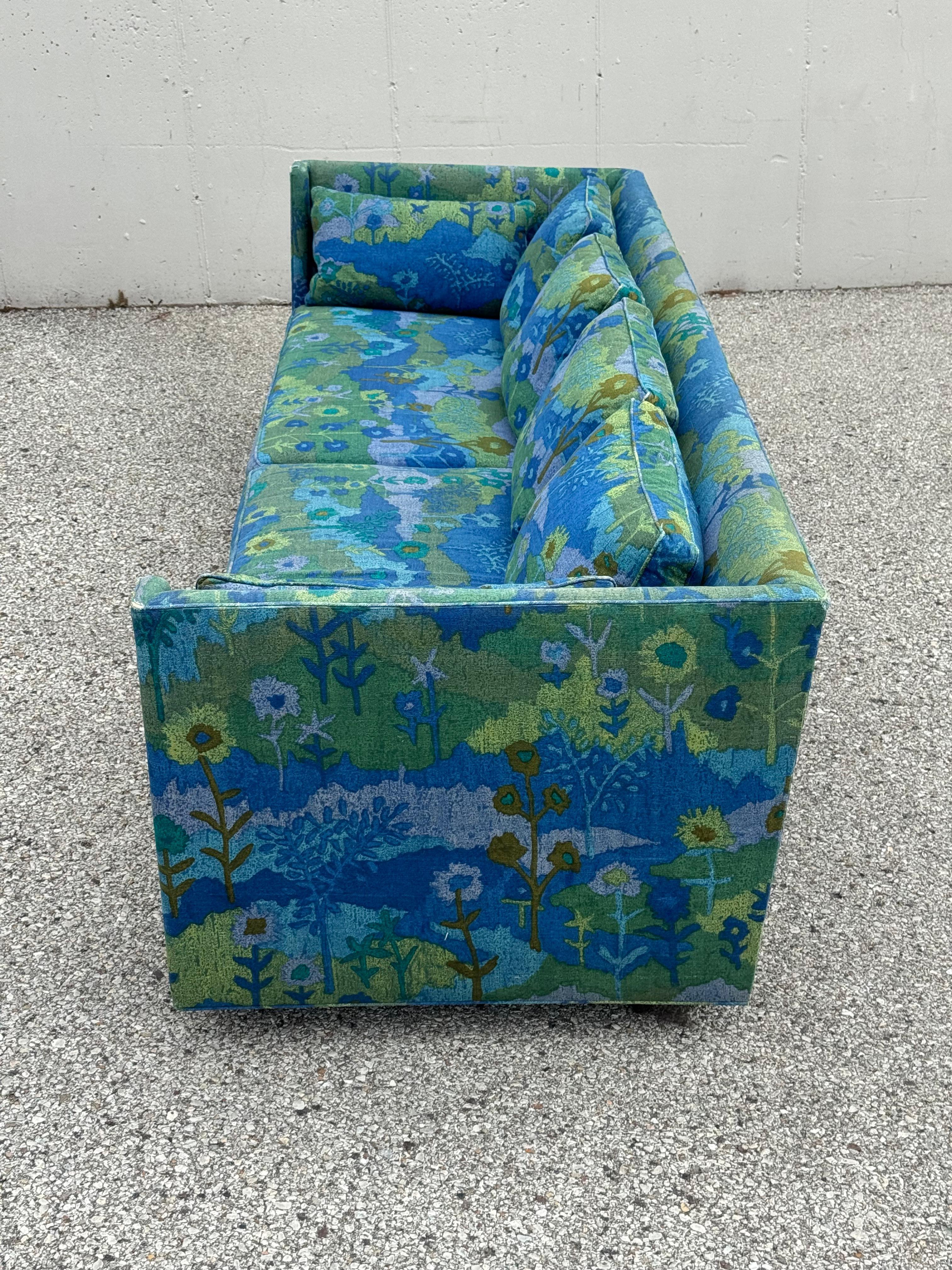 Edward Wormley for Dunbar Sofa M#261 with Original Jack Lenor Larsen Upholstery For Sale 6