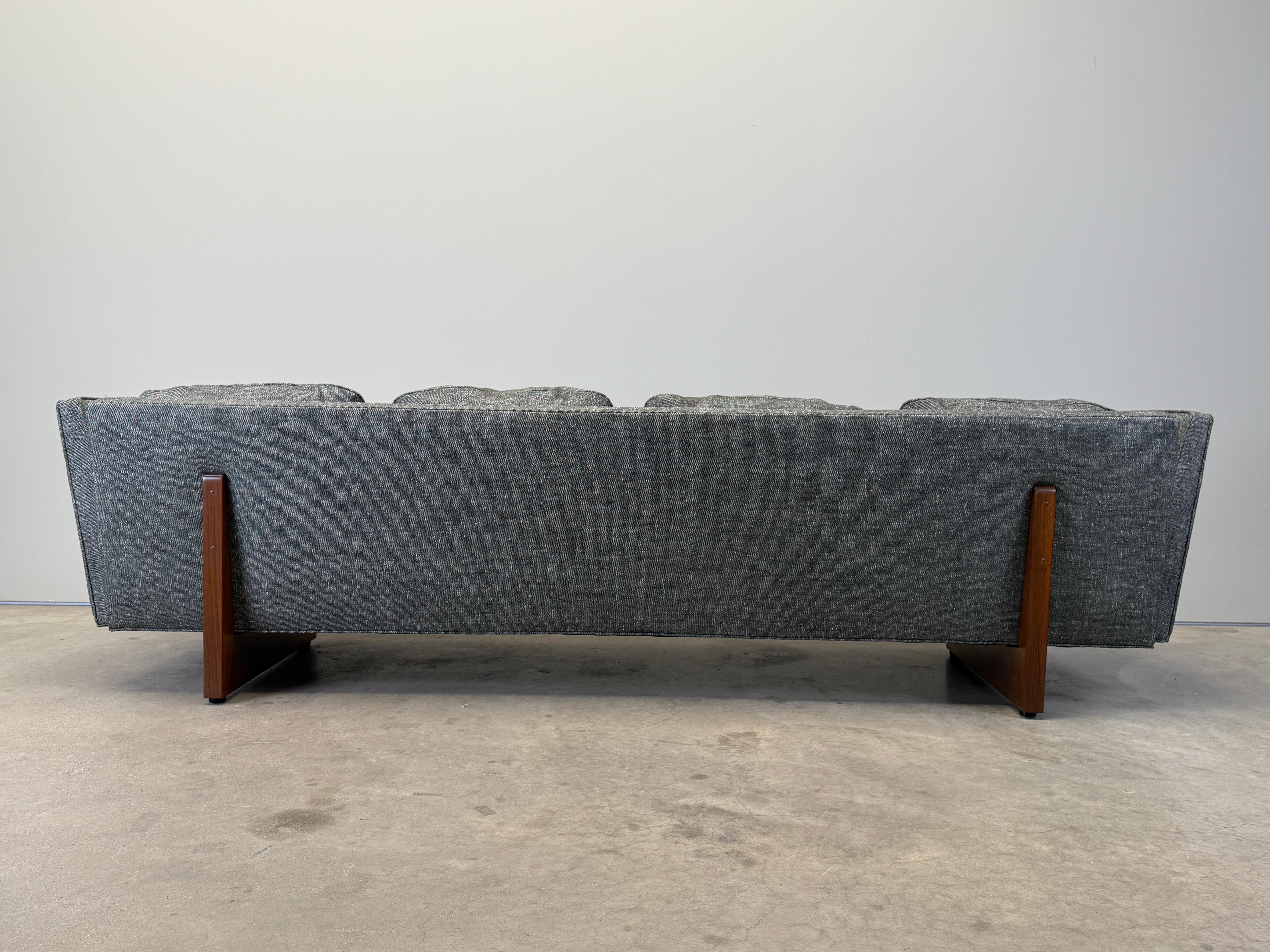 Edward Wormley für Dunbar Split Arm Sofa im Angebot 8