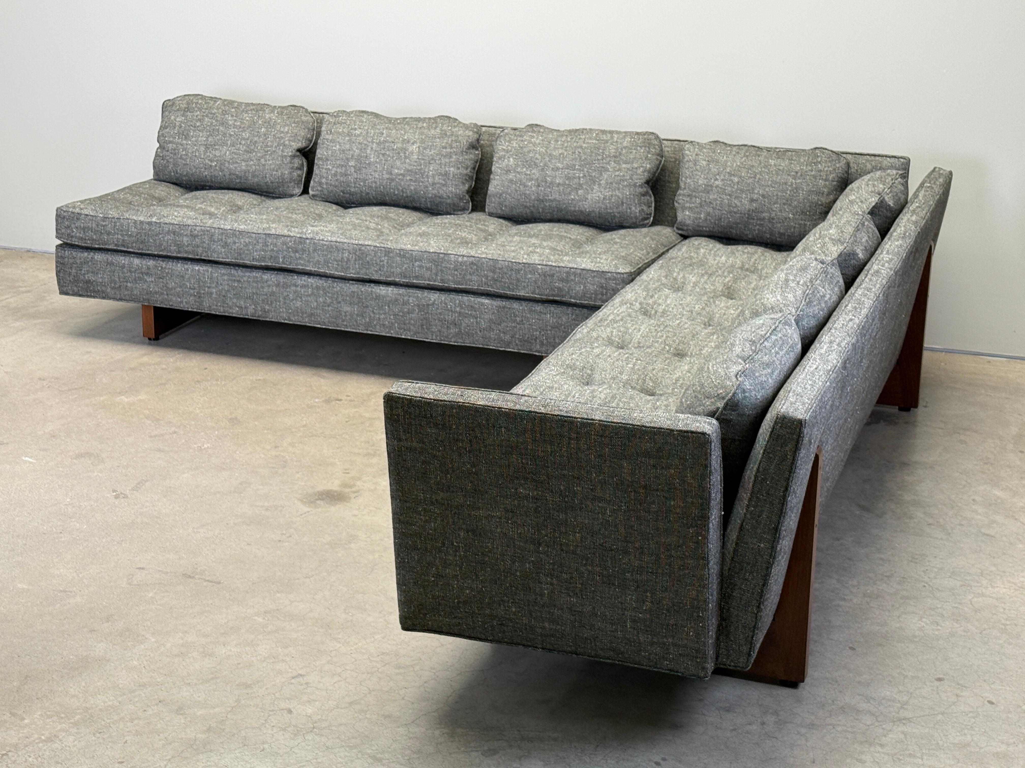 Edward Wormley für Dunbar Split Arm Sofa im Angebot 15