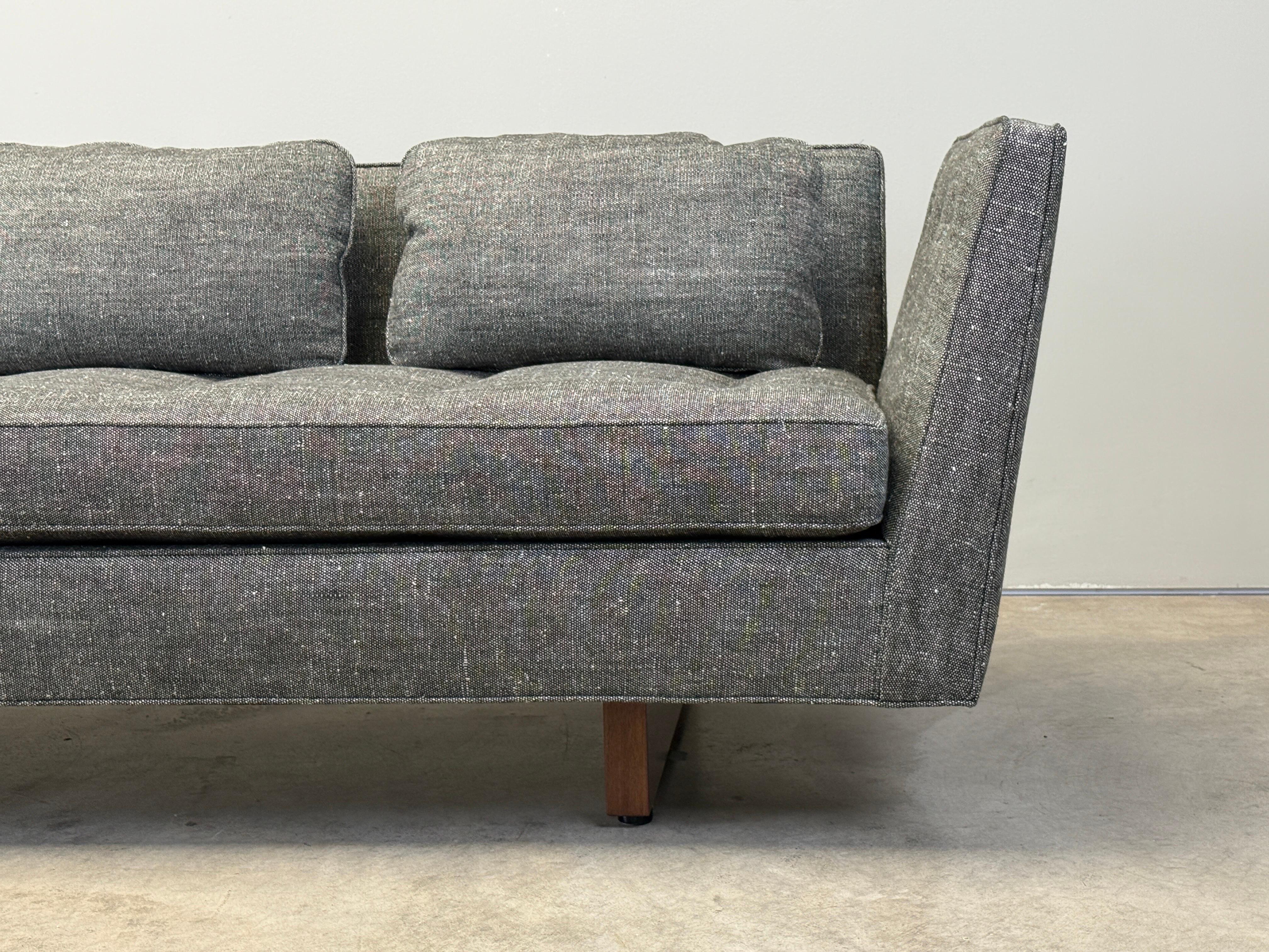 Edward Wormley für Dunbar Split Arm Sofa im Zustand „Gut“ im Angebot in Dallas, TX