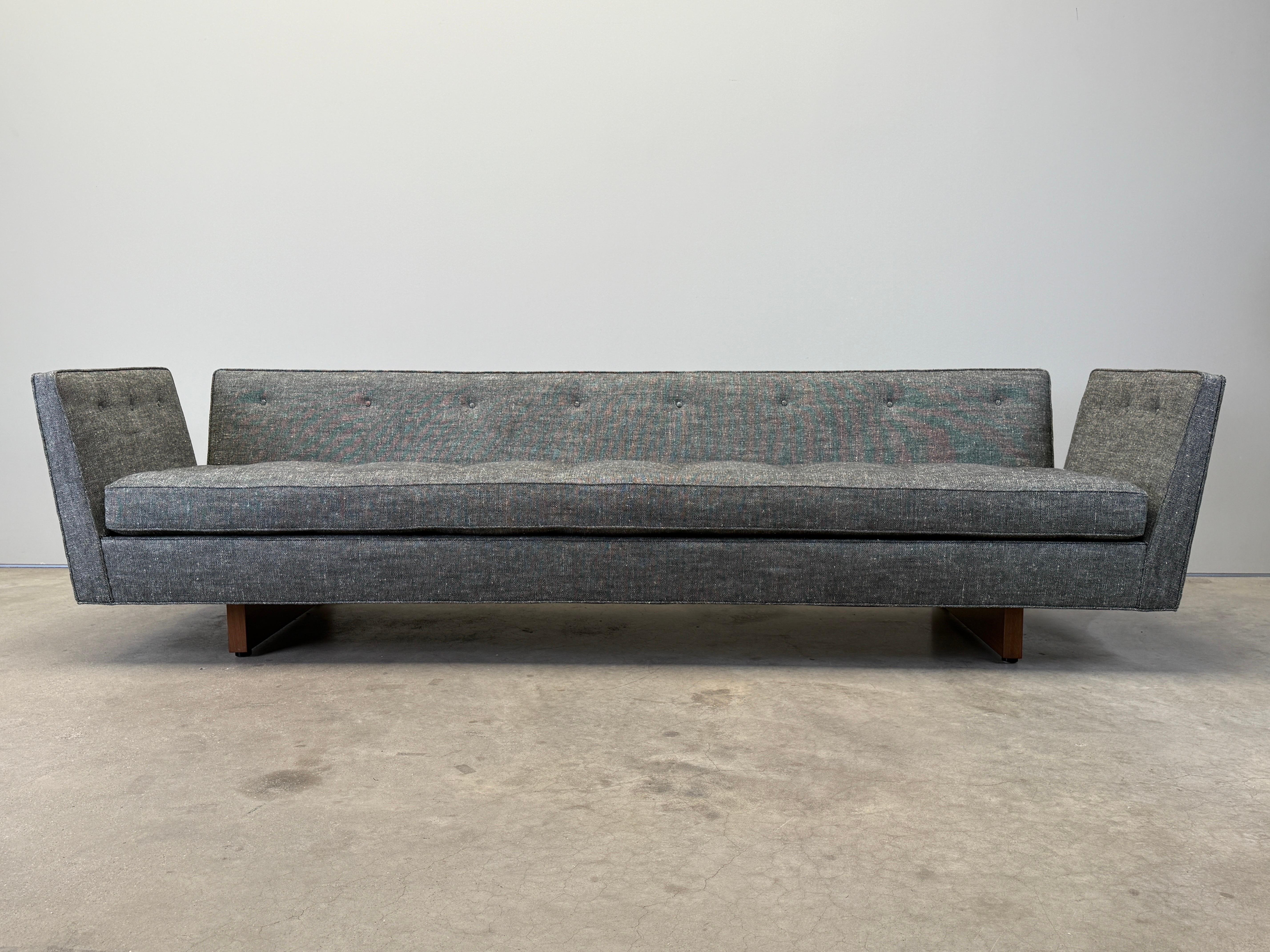 Edward Wormley für Dunbar Split Arm Sofa im Angebot 2