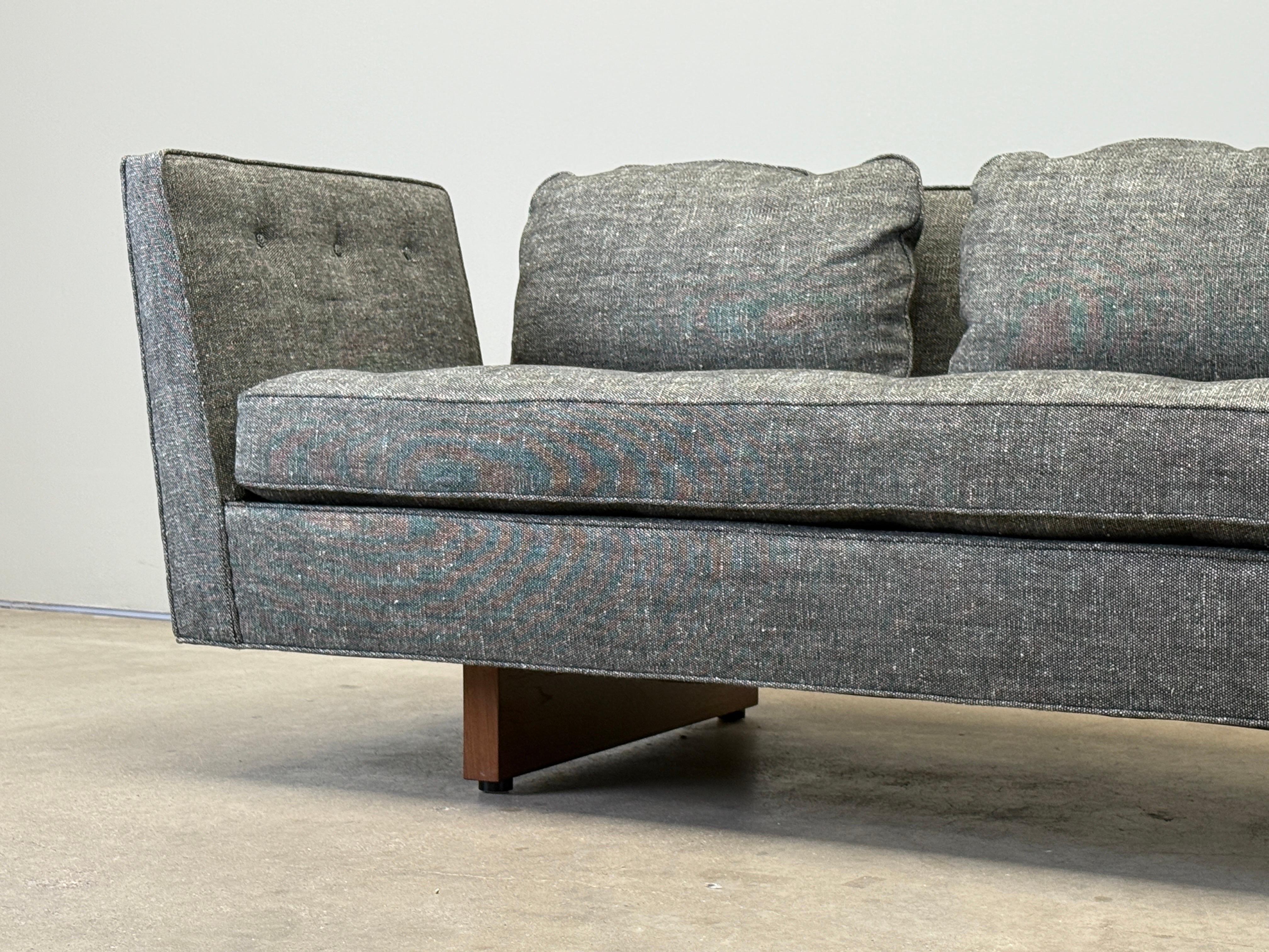 Edward Wormley für Dunbar Split Arm Sofa im Angebot 3