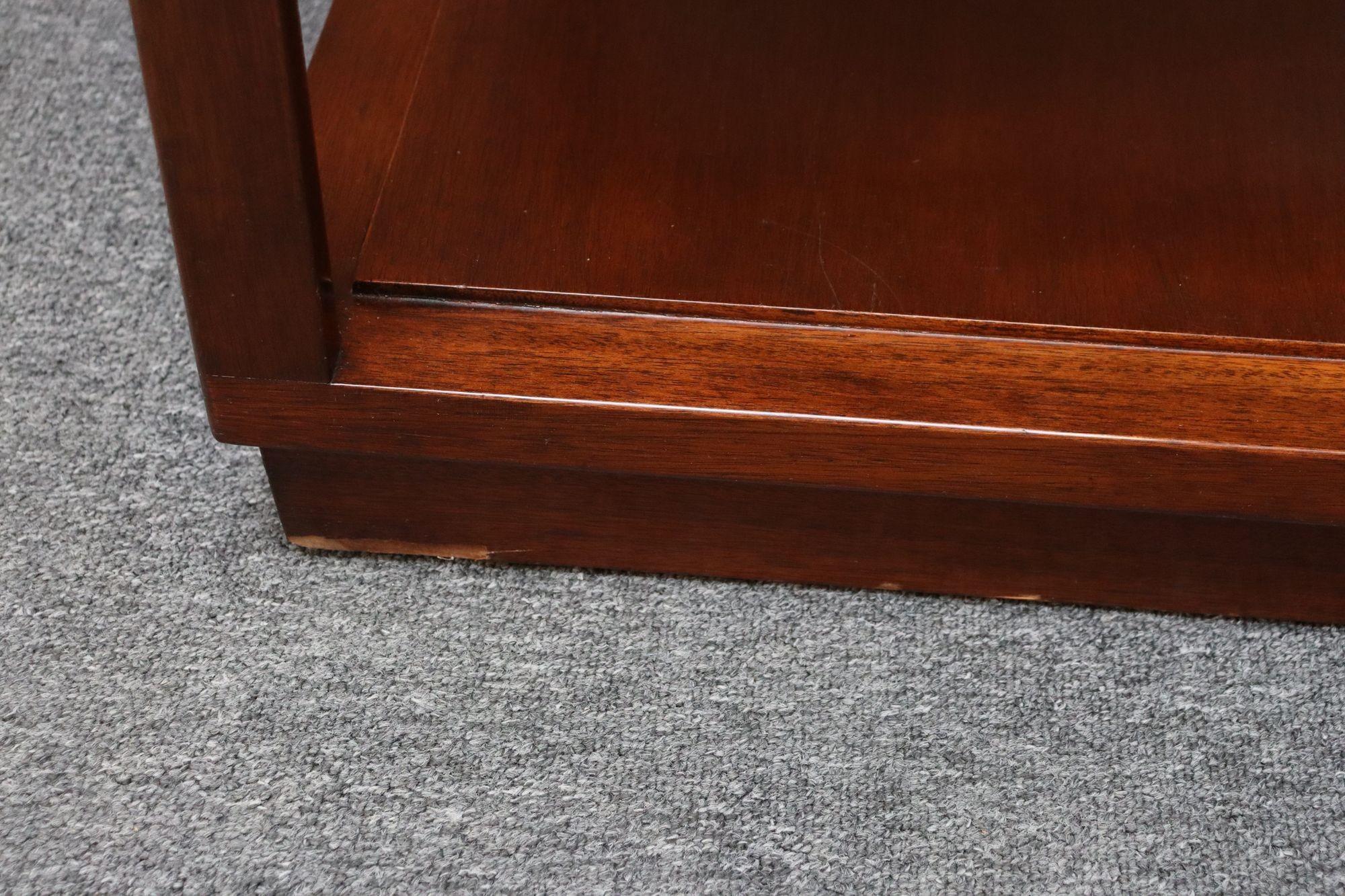 Edward Wormley for Dunbar Stained Mahogany Cube Three Tiered Side / End Table (Table d'appoint / d'appoint à trois niveaux) en vente 7