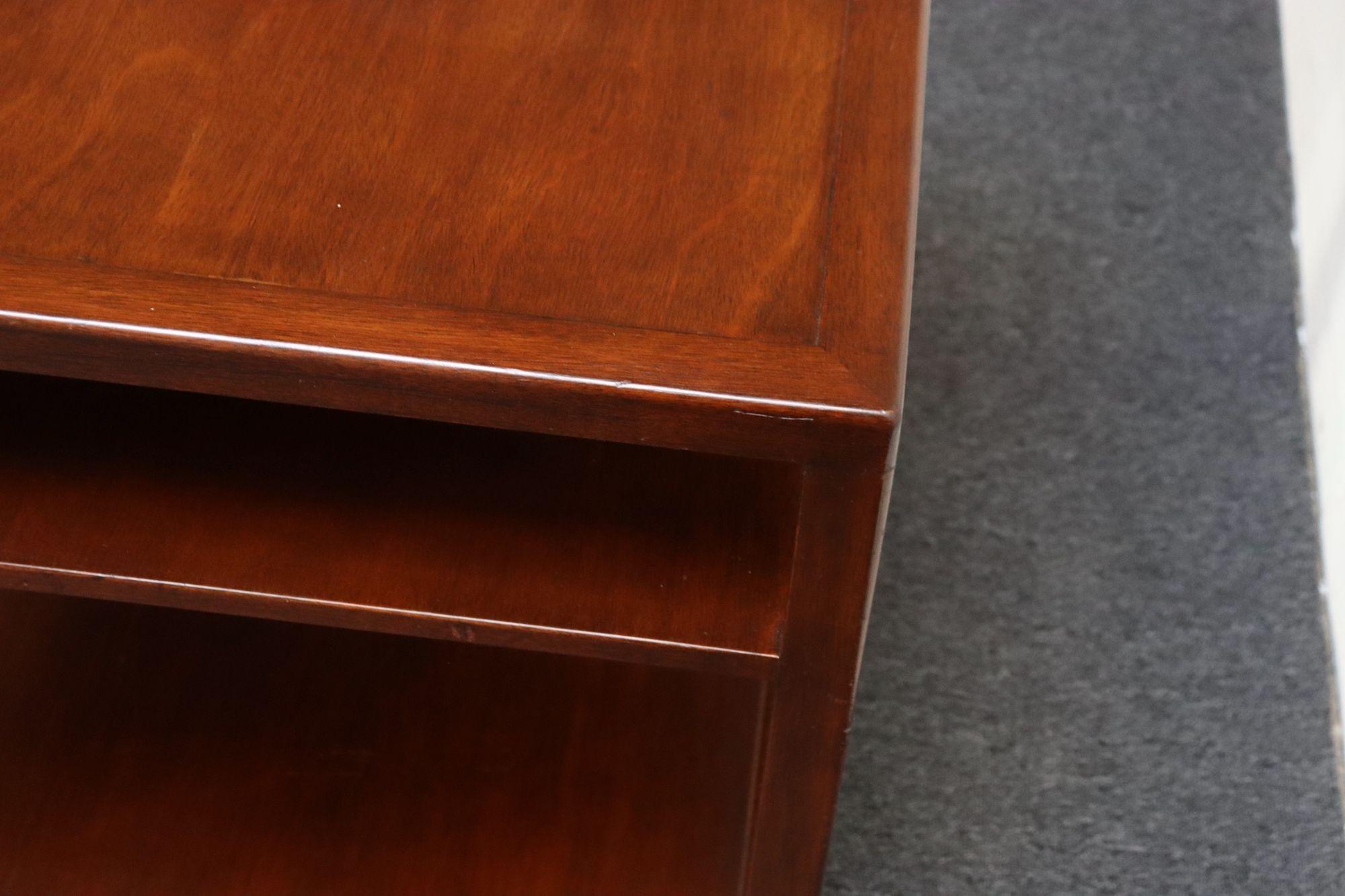 Edward Wormley for Dunbar Stained Mahogany Cube Three Tiered Side / End Table (Table d'appoint / d'appoint à trois niveaux) en vente 8