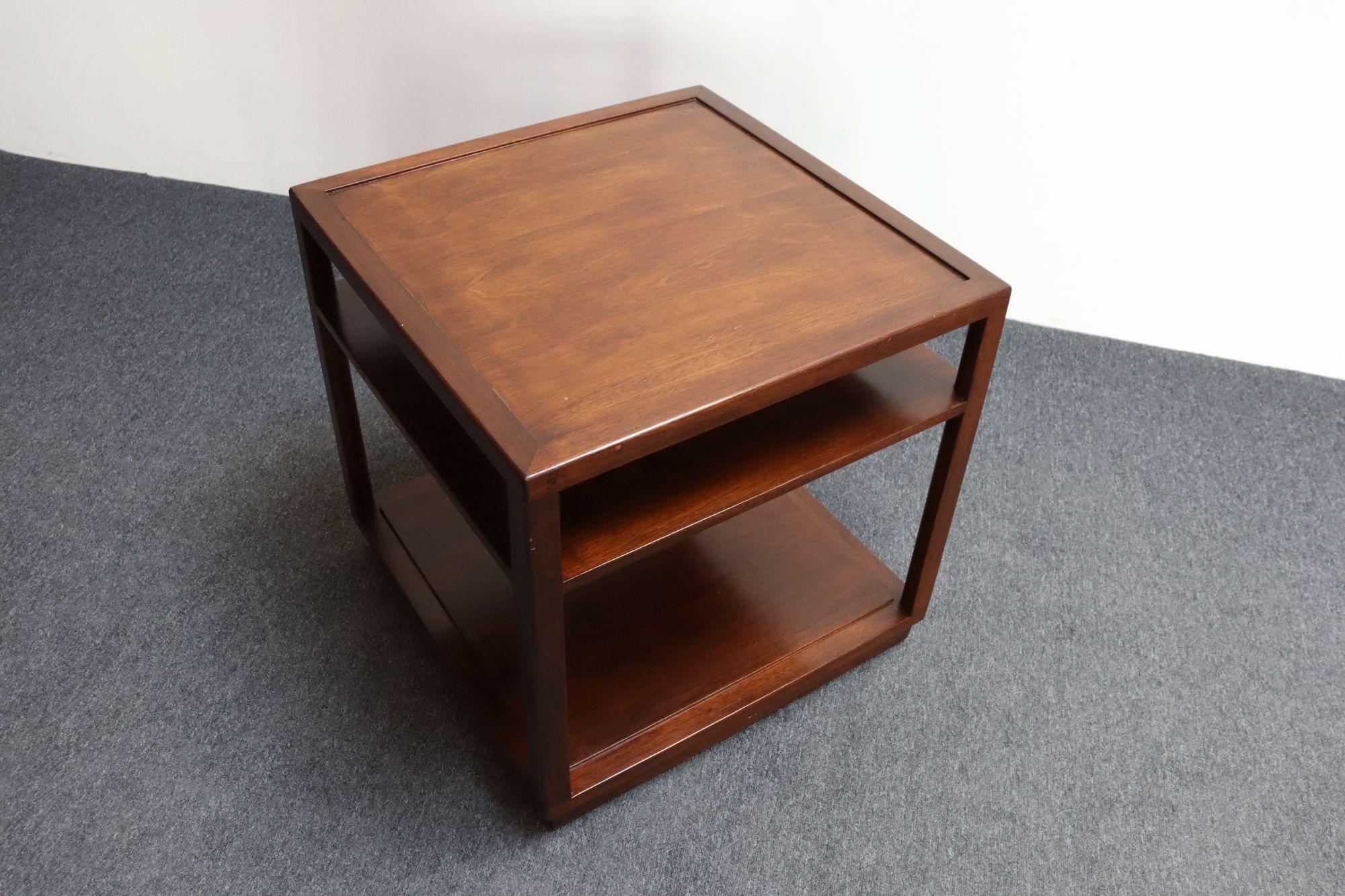 Mid-Century Modern Edward Wormley for Dunbar Stained Mahogany Cube Three Tiered Side / End Table (Table d'appoint / d'appoint à trois niveaux) en vente