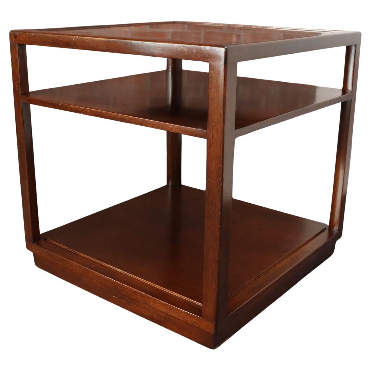 Edward Wormley for Dunbar Stained Mahogany Cube Three Tiered Side / End Table (Table d'appoint / d'appoint à trois niveaux) en vente