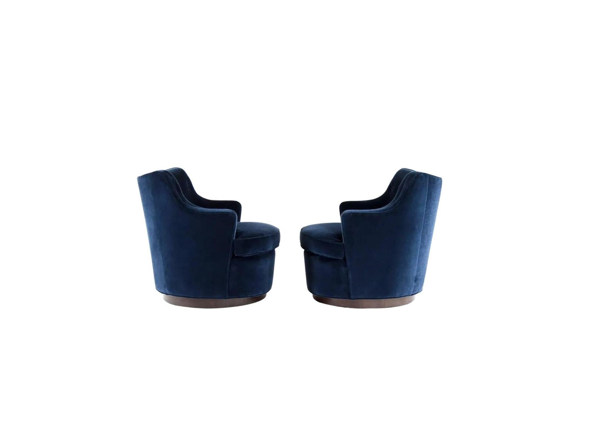Milieu du XXe siècle Edward Wormley pour Dunbar Chaises pivotantes en bleu, paire en vente