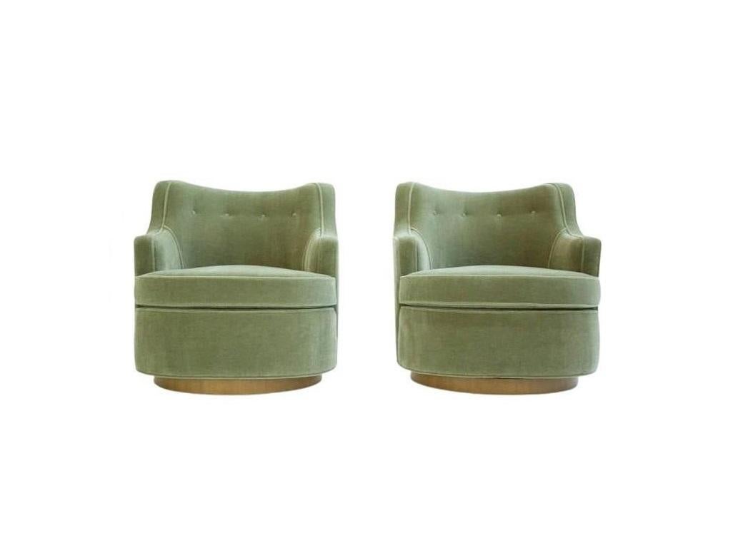 Edward Wormley for Dunbar Swivel Chairs in Mohair, Pair  In Excellent Condition In Dallas, TX