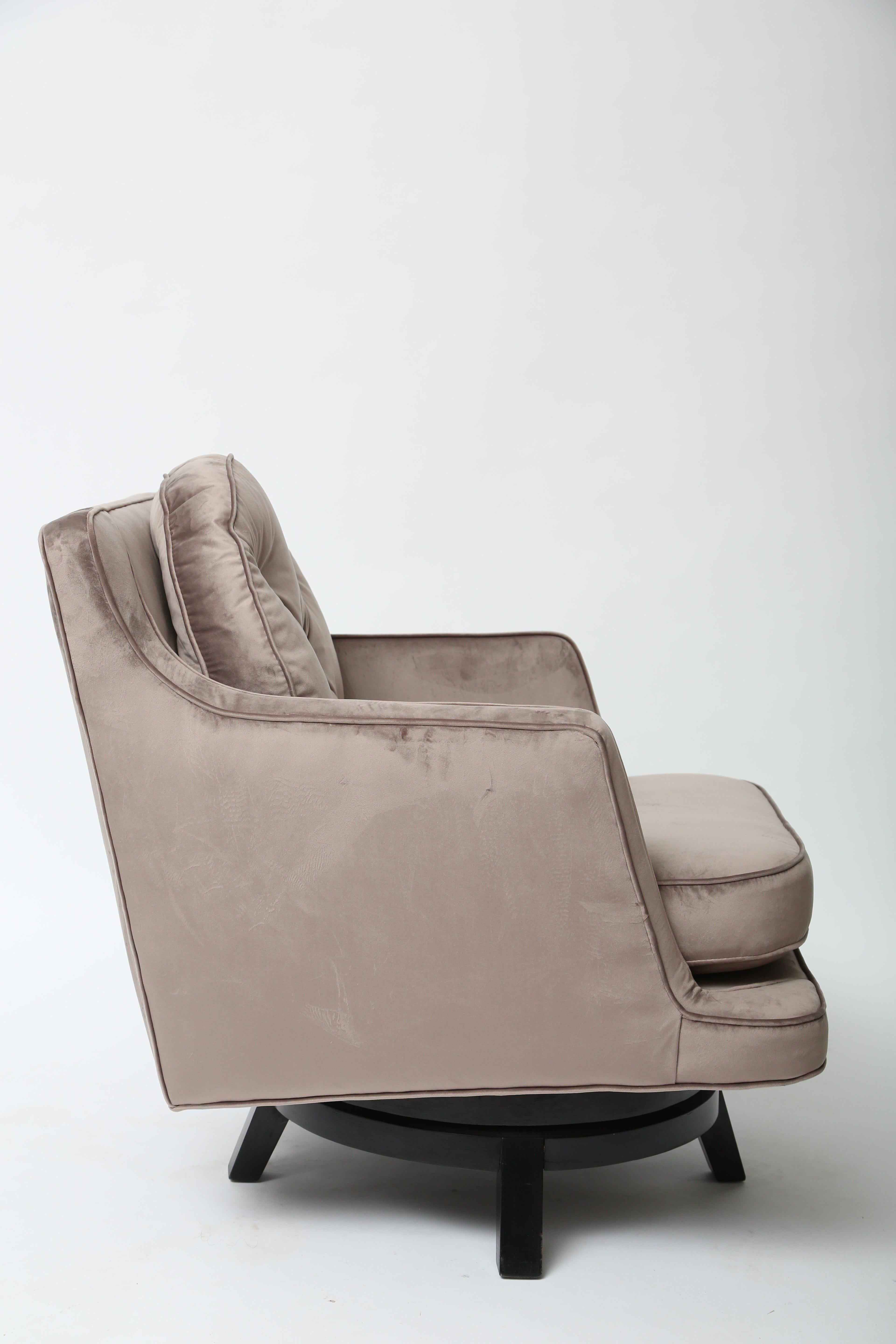 Edward Wormley for Dunbar Swivel Lounge Chairs For Sale 3