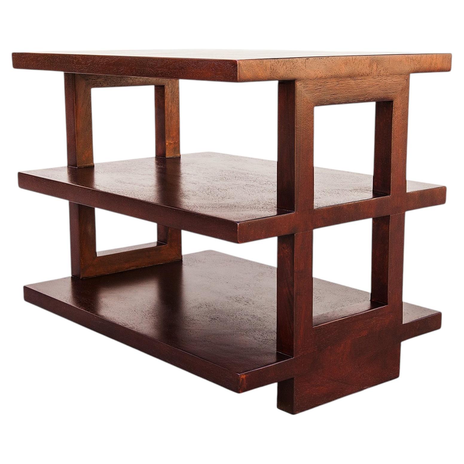 Mesita auxiliar de caoba de tres niveles diseñada por Edward Wormley para Dunbar, modelo 4423 en venta