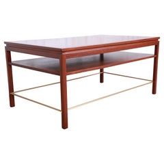 Edward Wormley para Dunbar Cocktail Tables de dos pisos en nogal y latón, repintado