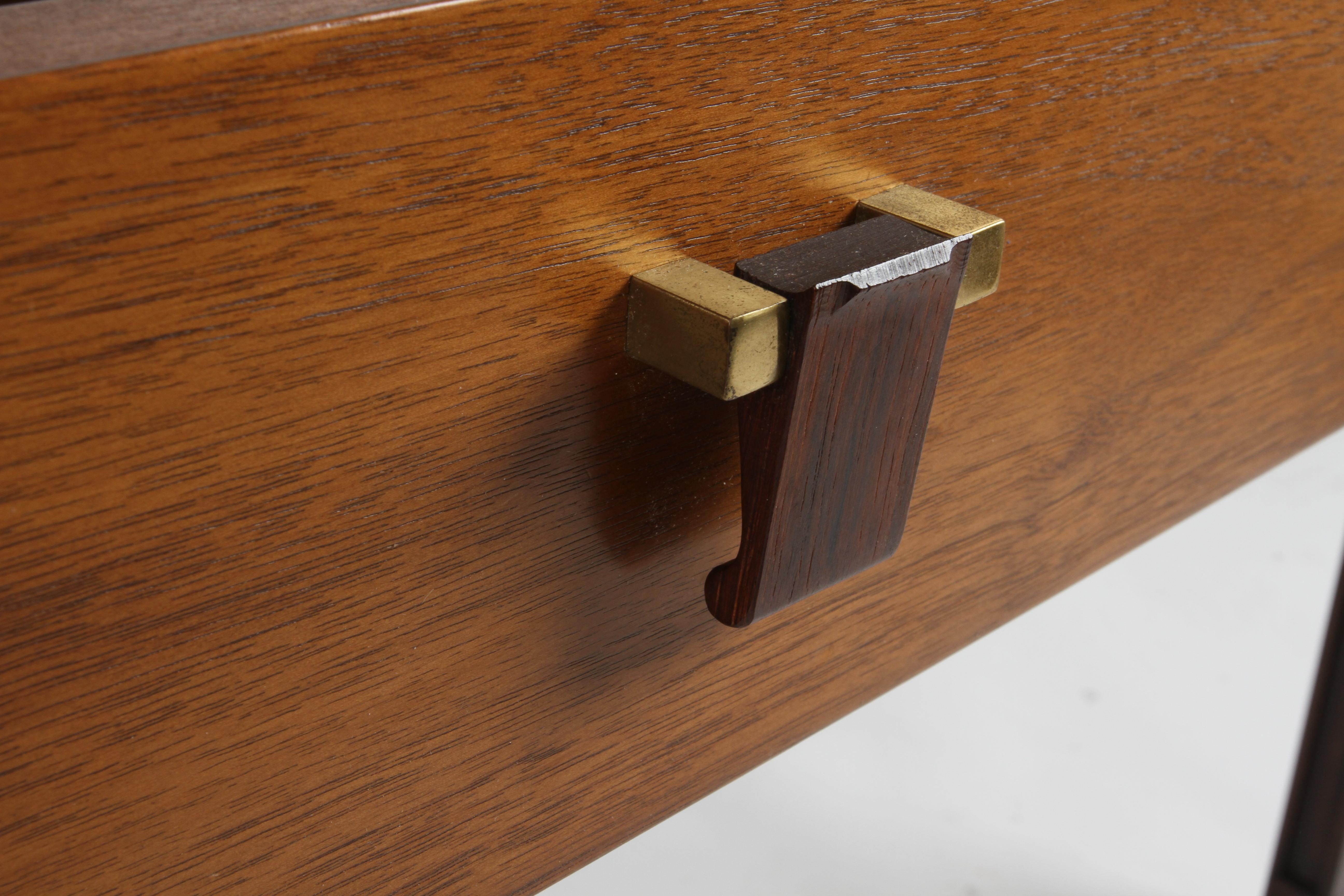 Mid-20th Century Edward Wormley for Dunbar Two-Tone Walnut Console or Sofa Table with Drawer