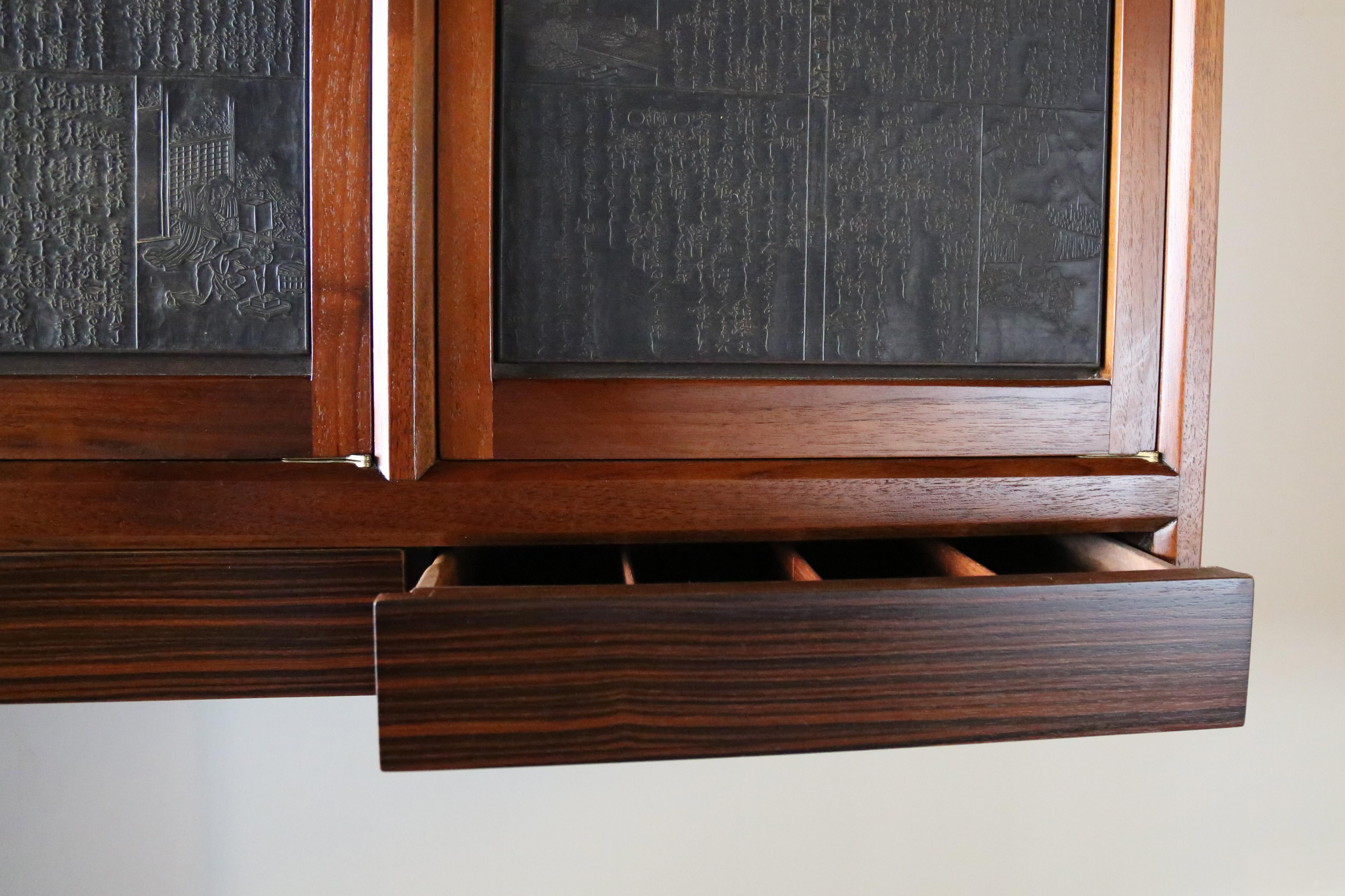 Edward Wormley für Dunbar Schwebe-Credenza aus Nussbaum und chinesischem Druckblock (Walnuss) im Angebot
