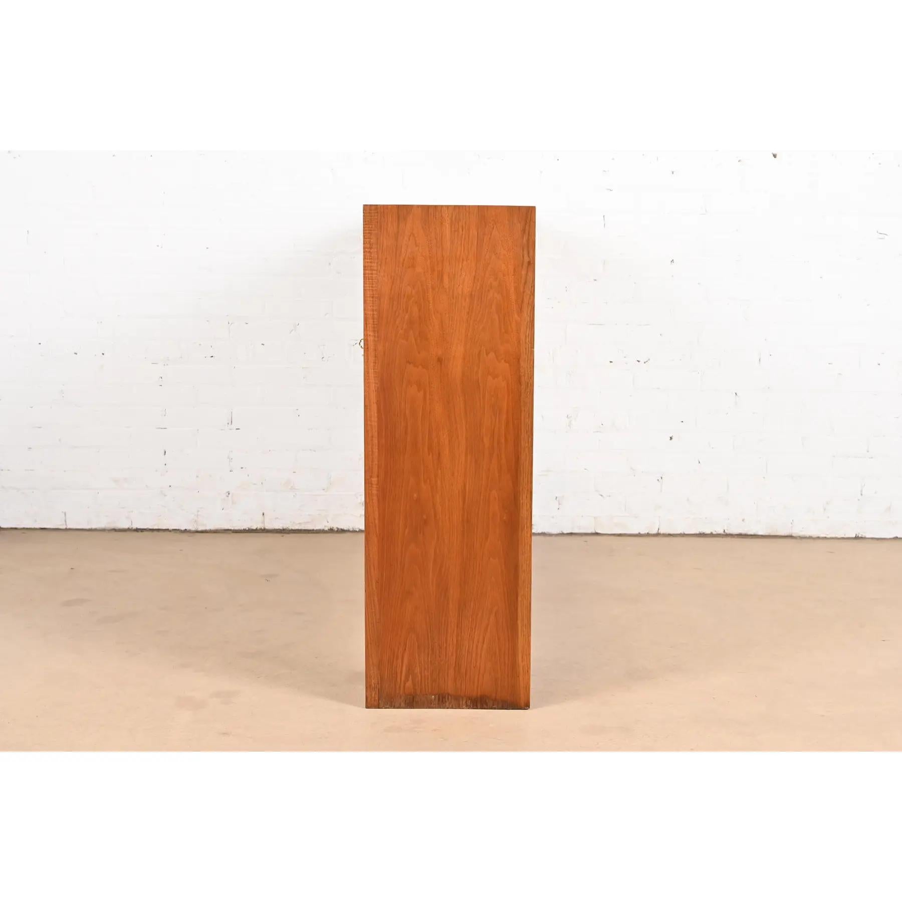 Edward Wormley per Dunbar Cabinet in noce e palissandro con blocchi cinesi in vendita 3