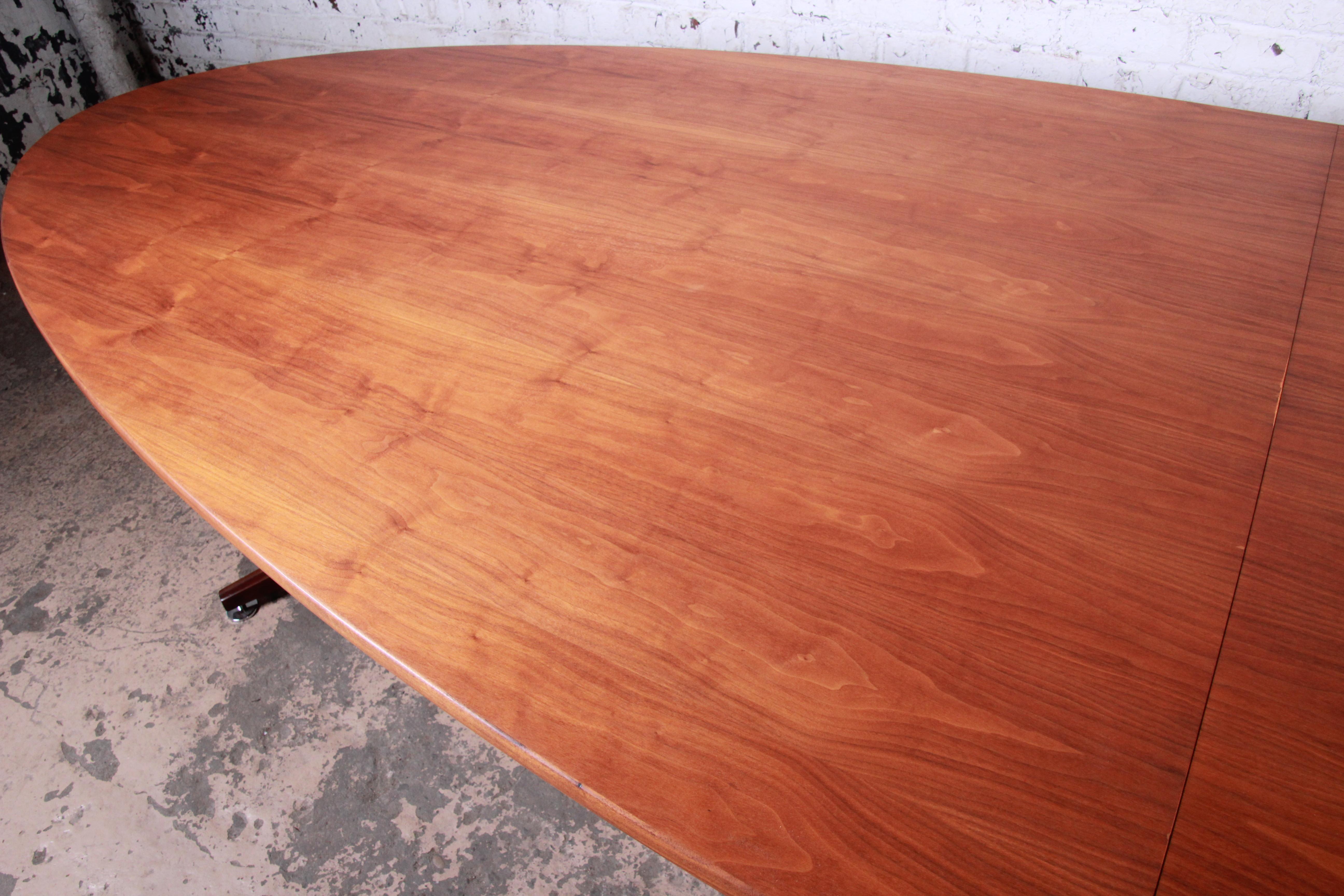 Edward Wormley for Dunbar Walnut Elliptical Conference or Dining Table, 1960s For Sale 3