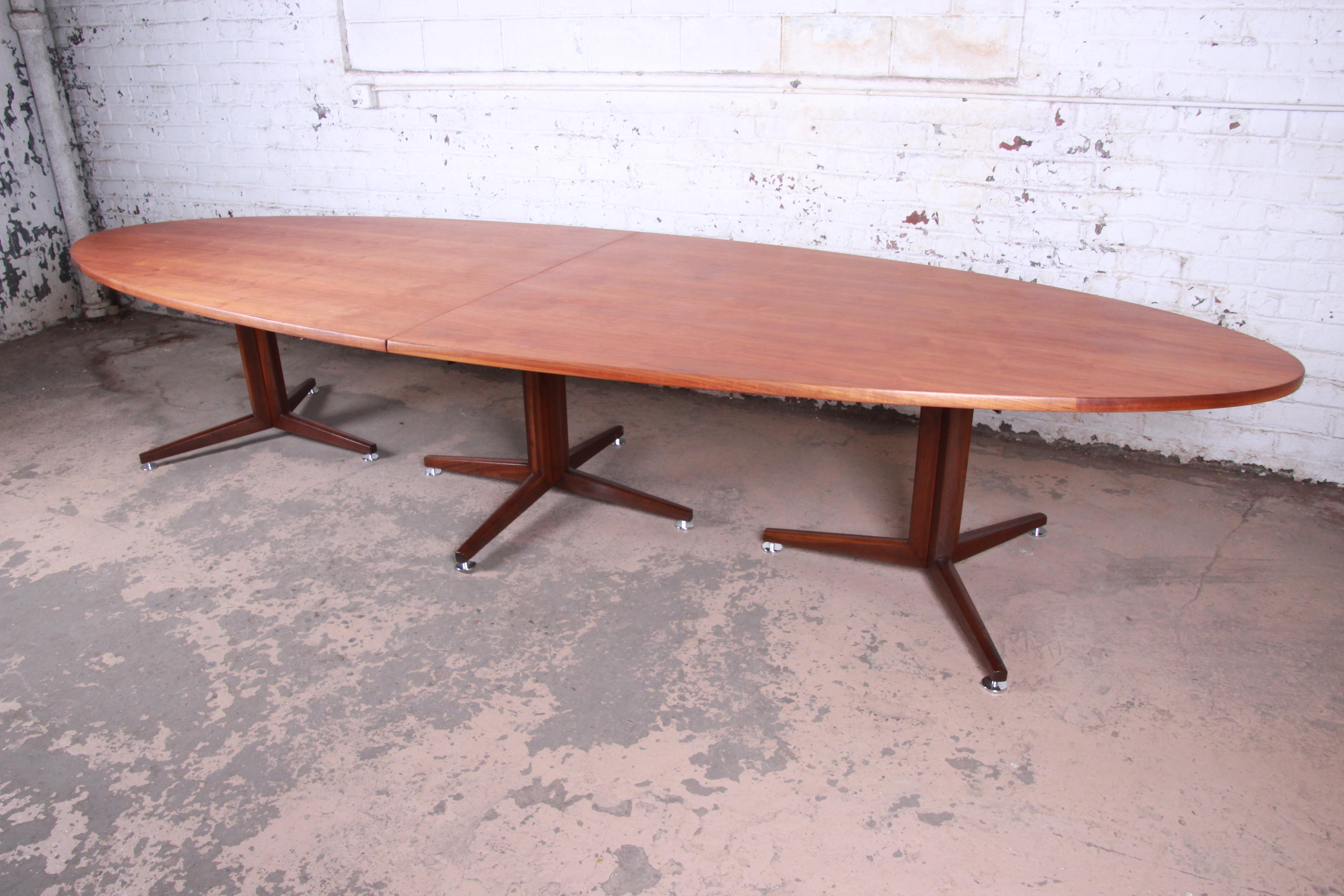 American Edward Wormley for Dunbar Walnut Elliptical Conference or Dining Table, 1960s For Sale