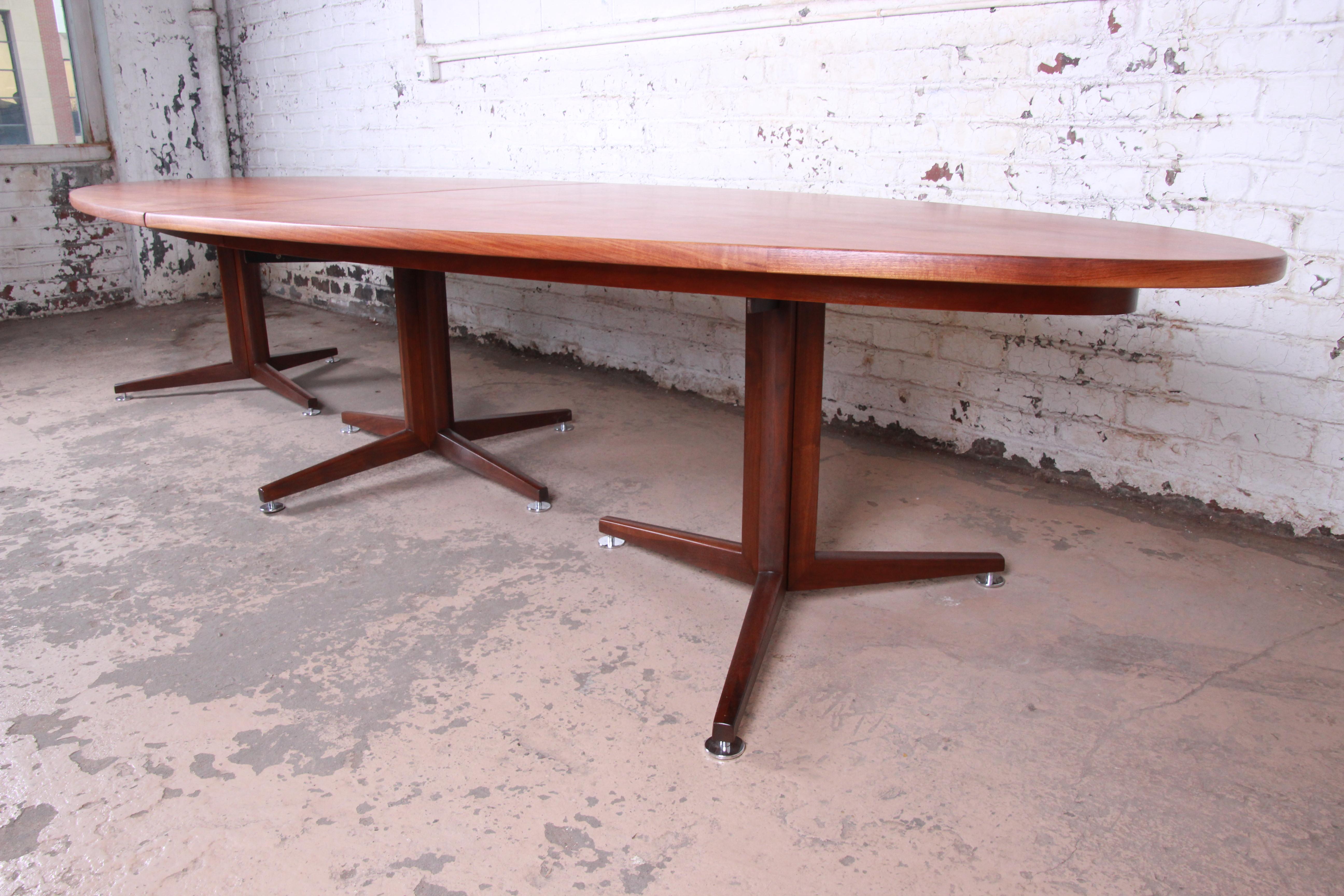 Edward Wormley for Dunbar Walnut Elliptical Conference or Dining Table, 1960s For Sale 1