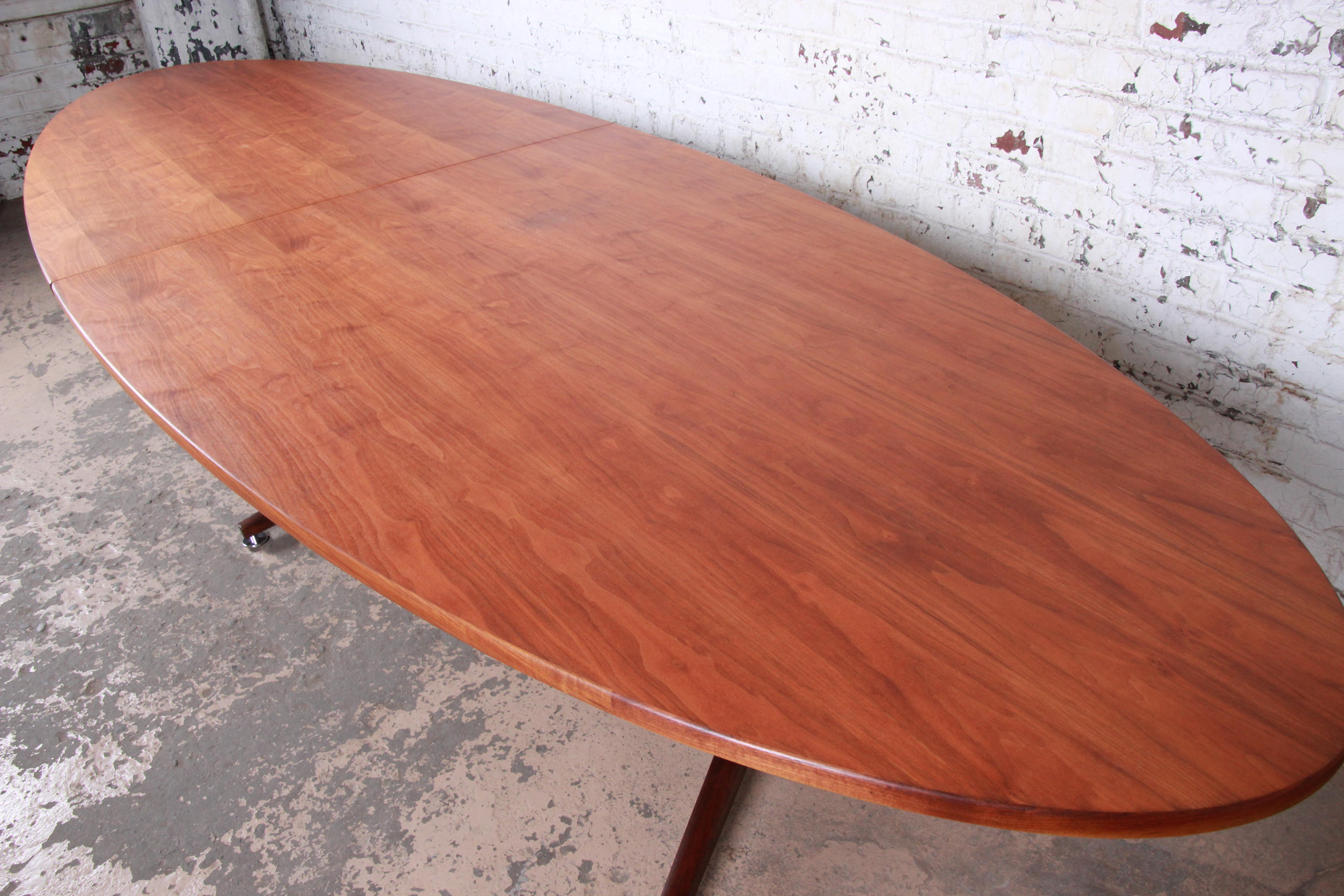 Edward Wormley for Dunbar Walnut Elliptical Conference or Dining Table, 1960s For Sale 2