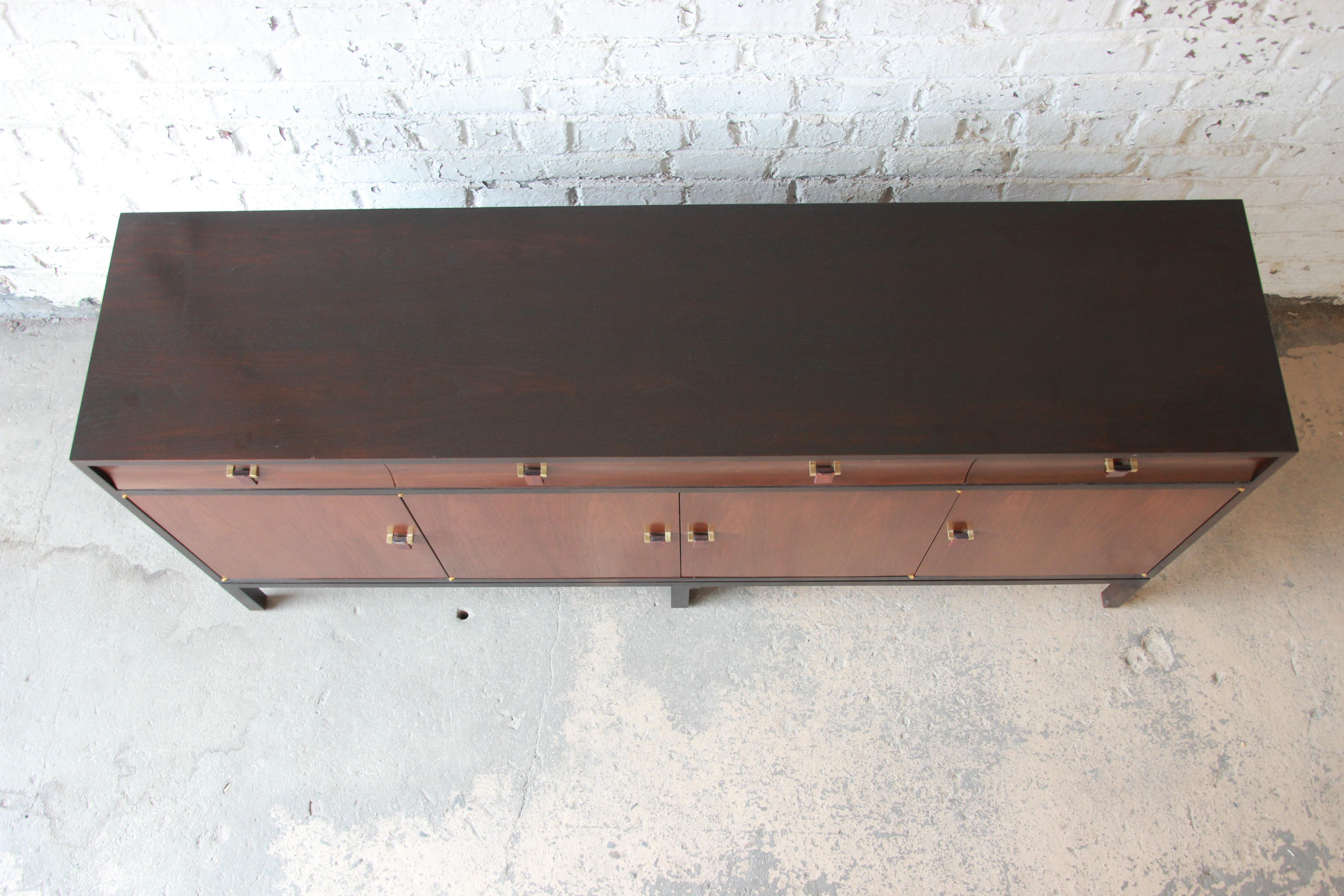 Edward Wormley for Dunbar Walnut Sideboard Credenza In Good Condition In South Bend, IN