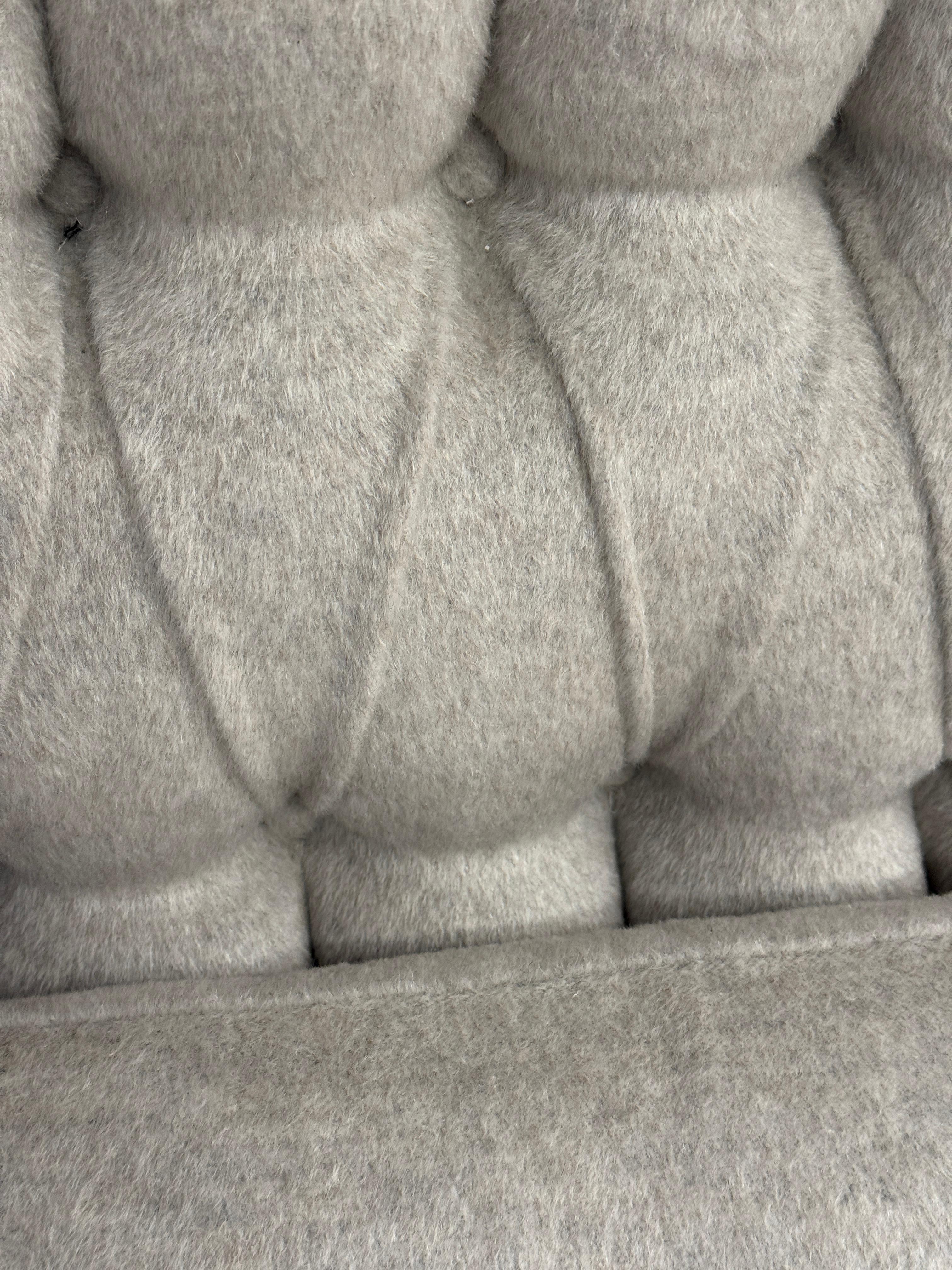 Edward Wormley for Dunbar Sedia con schienale ad ala e ottomana in lana e mohair in vendita 4