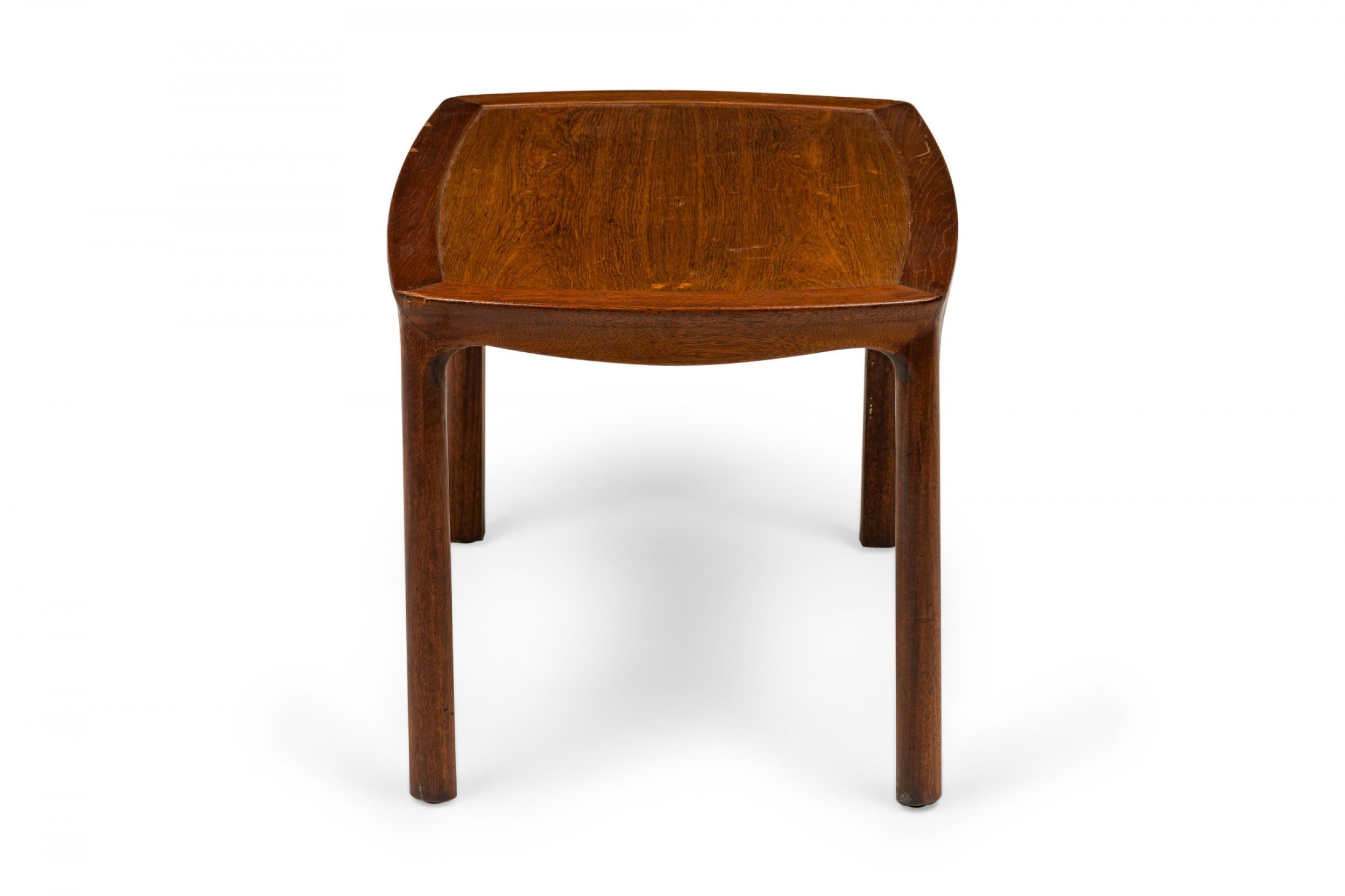 20ième siècle Edward Wormley pour Dunbar, table d'appoint encadrée avec plateau encastré en vente