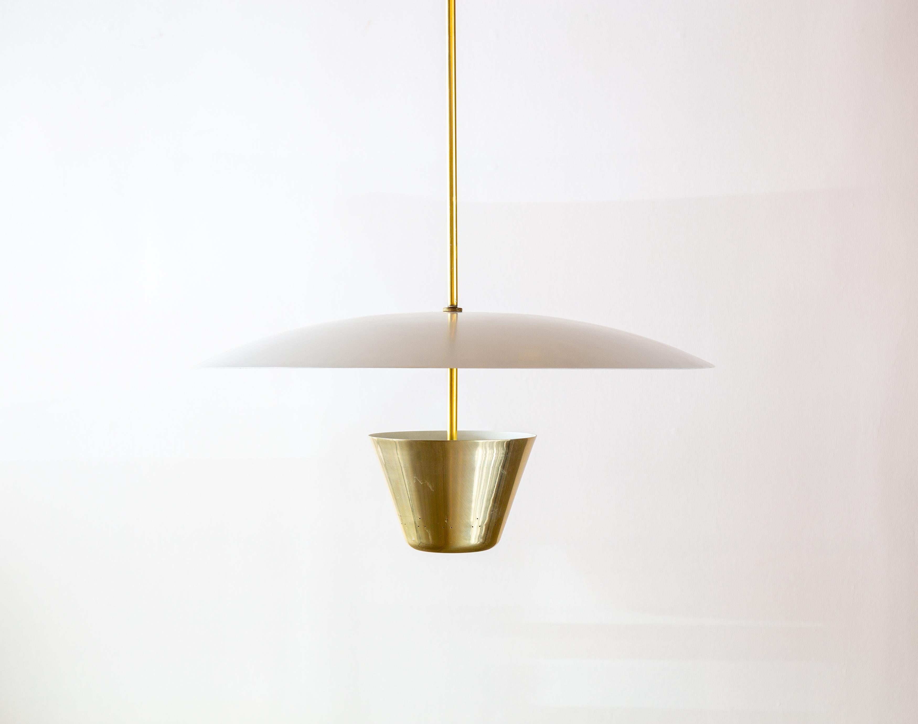 Edward Wormley for Lightolier Pendant Lamp chandelier Brass and Lacquer 1950s For Sale 2