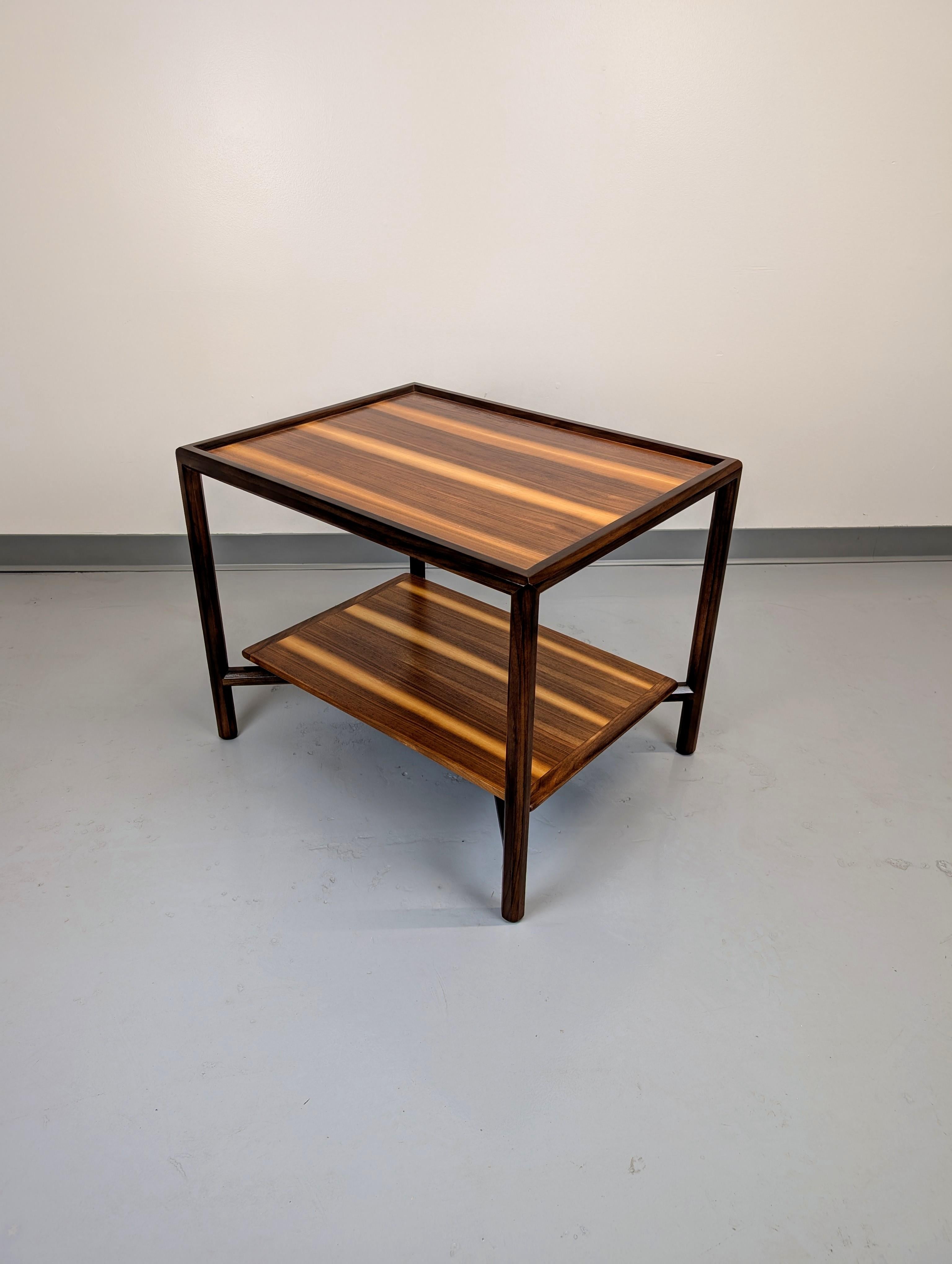 20ième siècle Table d'appoint Janus n°5630 d'Edward Wormley pour Dunbar en vente