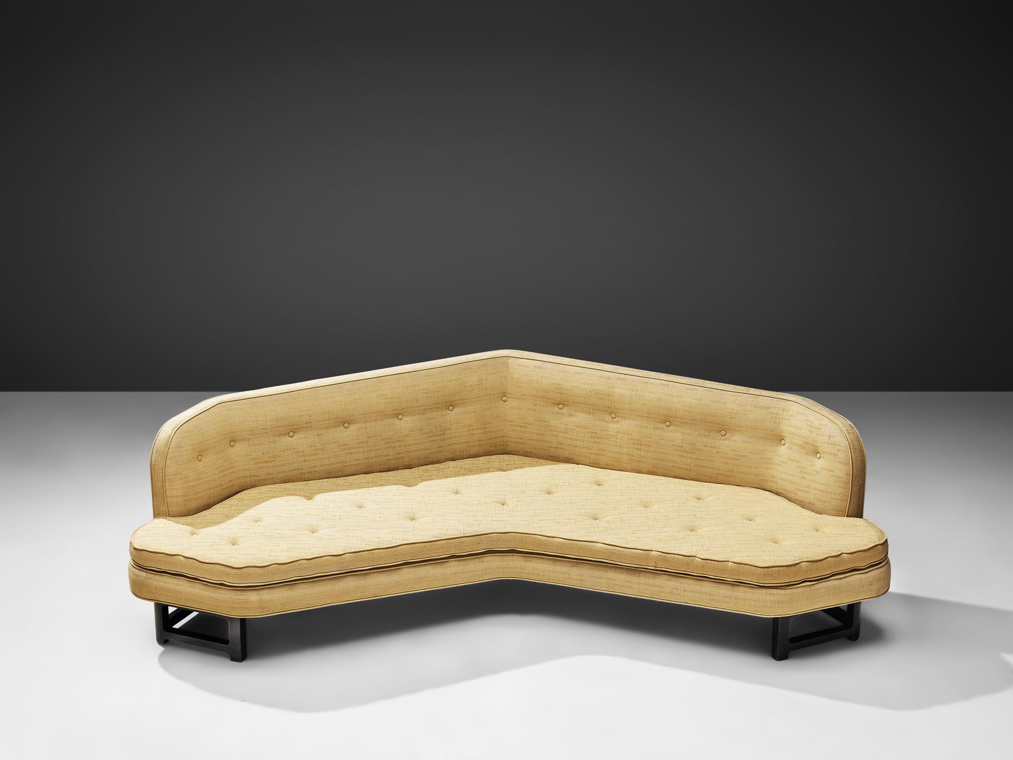Edward Wormley for Dunbar, Janus sofa, cream fabric, mahogany, United States, 1960s.

Wide angled 'Janus' sofa by Edward Wormley. This sofa has a modern shape and sinuous lines which create a comfortable and appealing look. The open structured