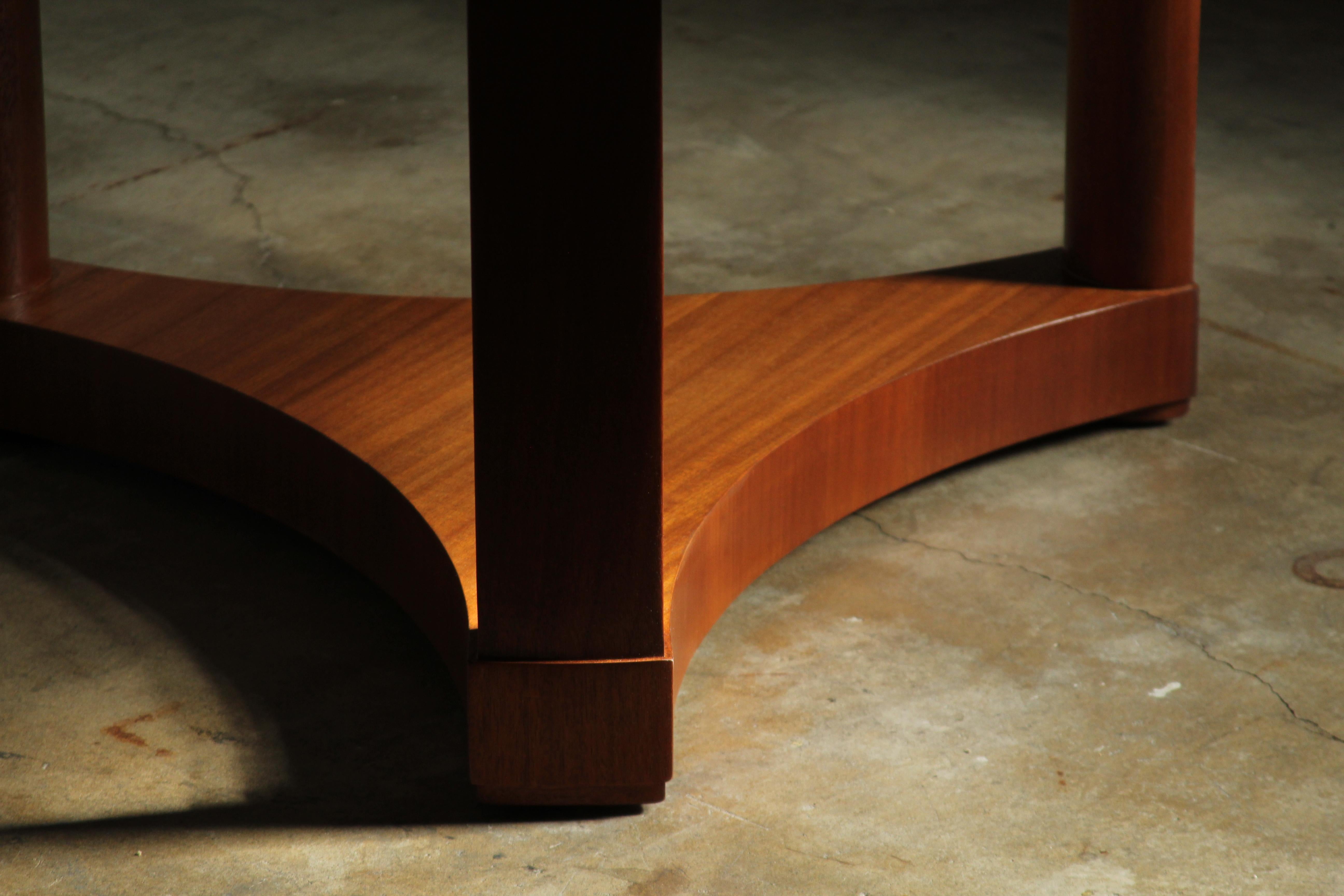 Milieu du XXe siècle Table à cocktail en acajou et dessus en cuir Edward Wormley, années 1950 en vente