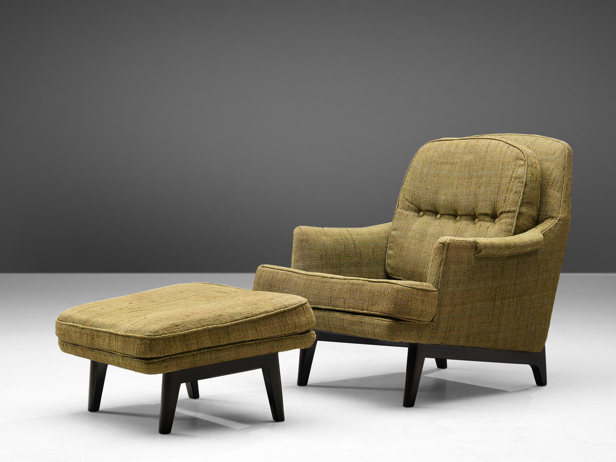 Edward Wormley for Dunbar, Lounge chair with ottoman, fabric and mahogany, United States, 1950s

This lounge chair with pouf features a classic design by Edward Wormley for Dunbar from the 1950s. The seat has folded armrests and a buttoned backrest.