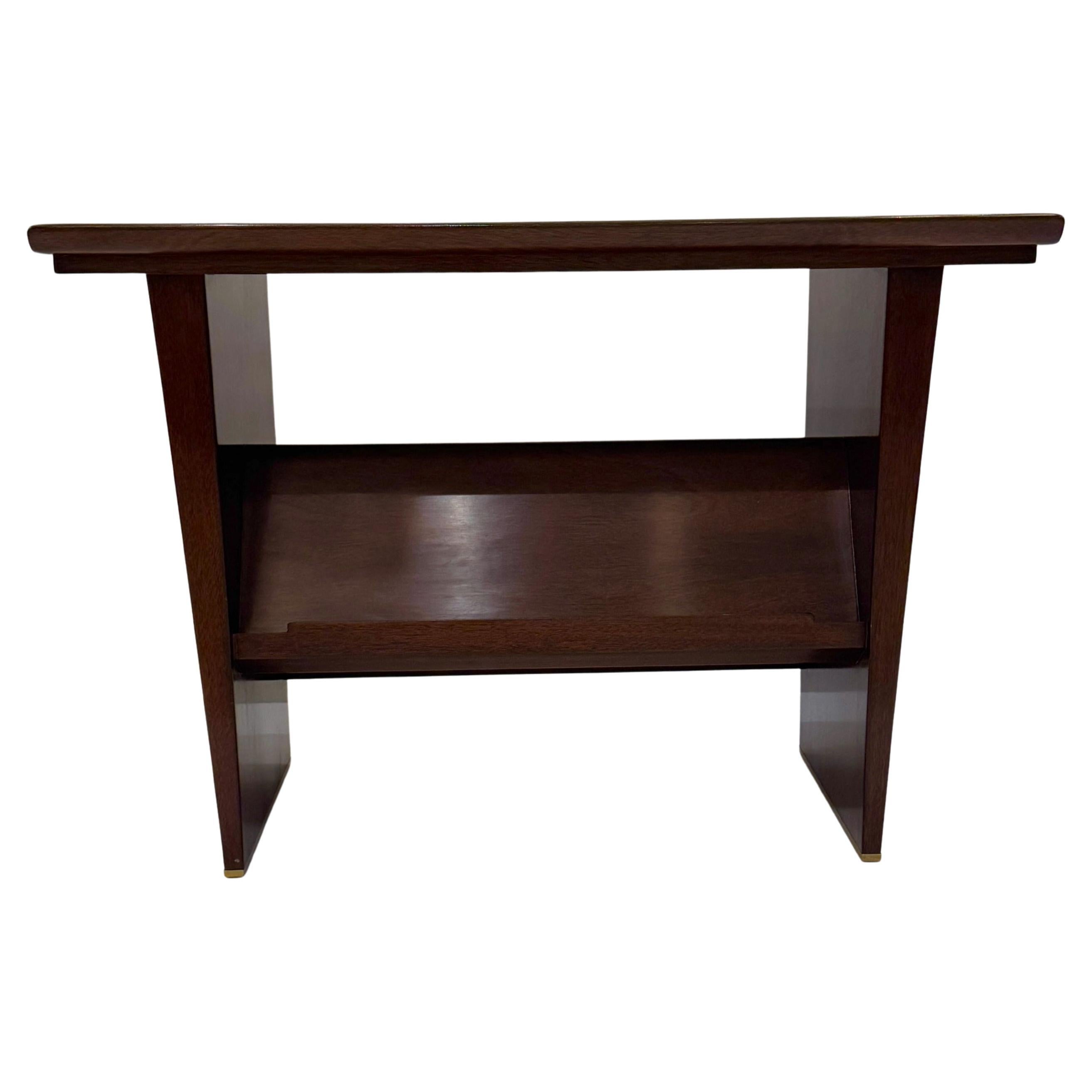 Bois de feuillus Table à magazines moderniste Edward Wormley en vente