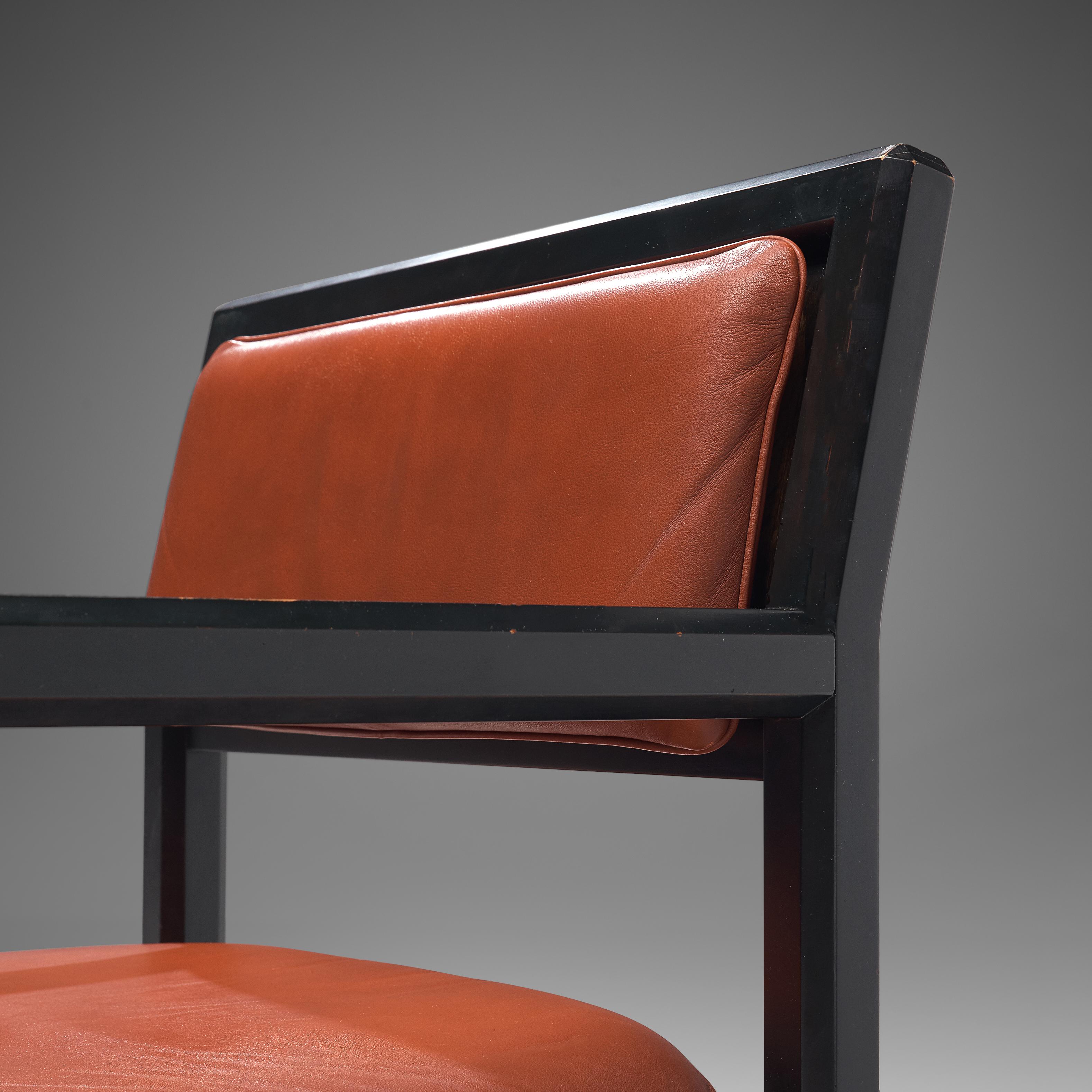Milieu du XXe siècle Edward Wormley paire de chaises de salle à manger en cuir rouge en vente