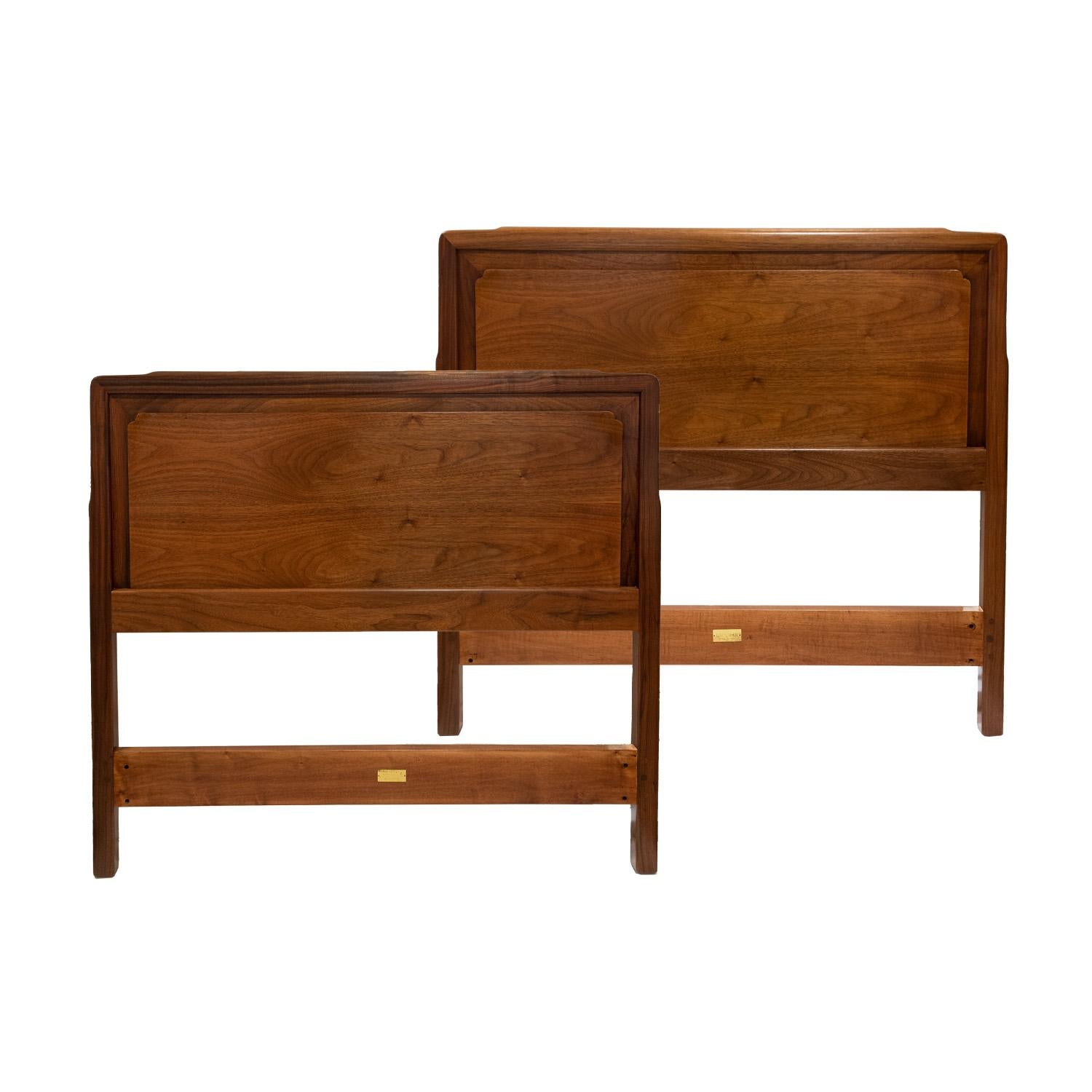 Pair of rare twin headboards model no. 5731 in sculpted walnut from the Janus Series by Edward Wormley for Dunbar, American 1957 (with original metal labels signed “DUNBAR Berne, Indiana”). Finely crafted, this model is rare and was only made in