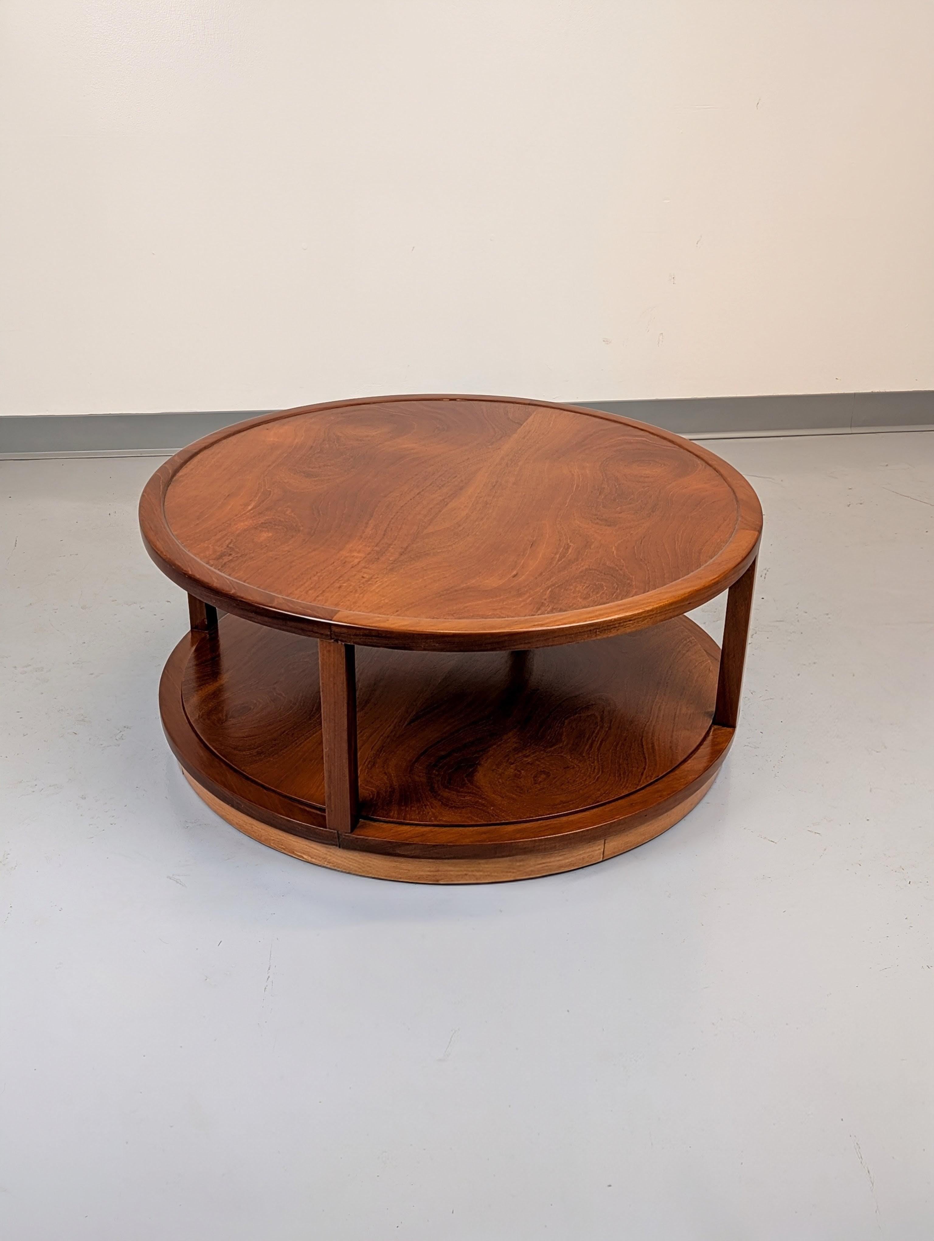 Edward Wormley Table basse ronde à deux niveaux en noyer pour Dunbar en vente 2