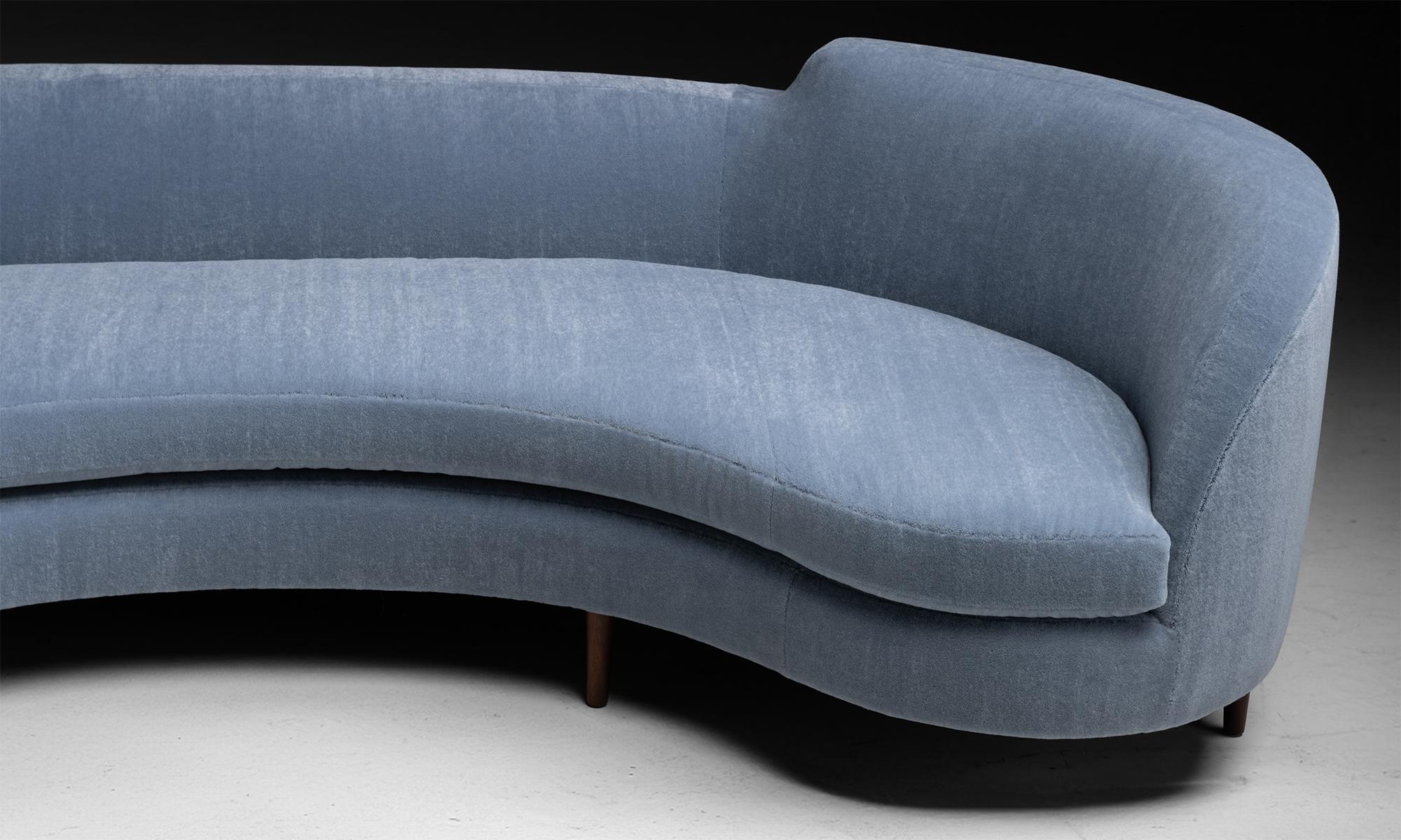 Mid-Century Modern Edward Wormley Sofa in Rosemary Hallgarten Velvet, America 1952