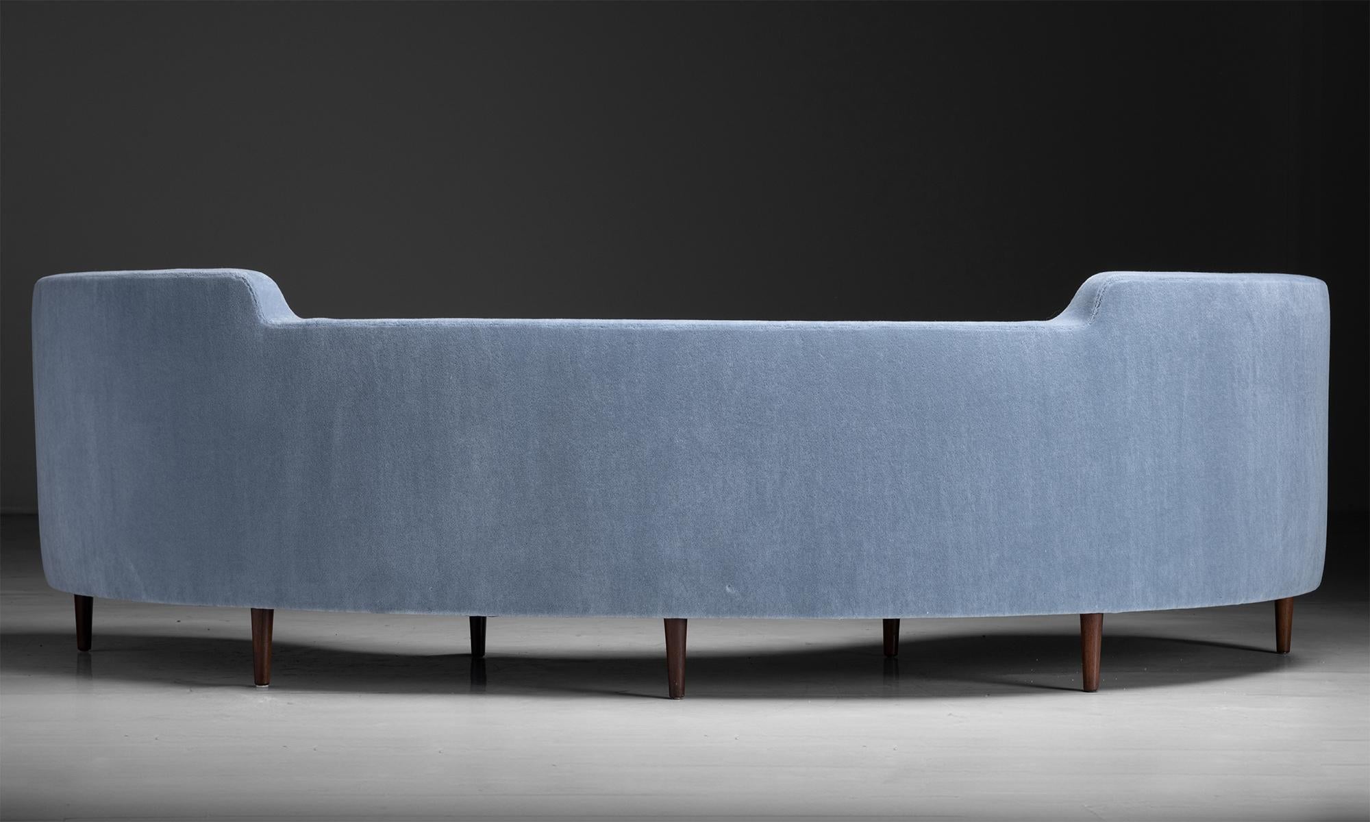 American Edward Wormley Sofa in Rosemary Hallgarten Velvet, America 1952