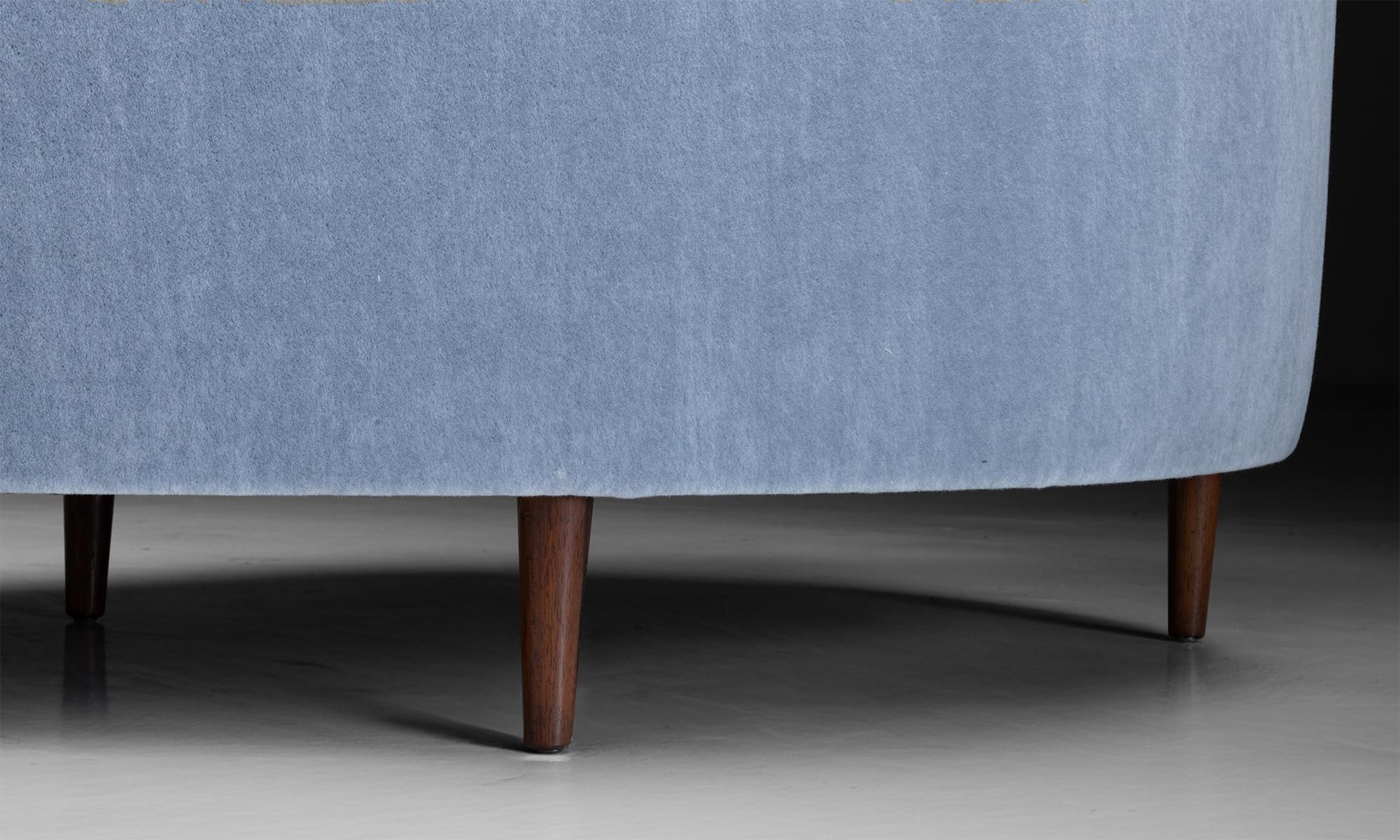 Mid-20th Century Edward Wormley Sofa in Rosemary Hallgarten Velvet, America 1952