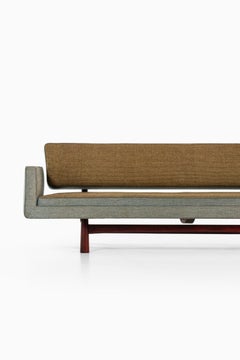 Edward Wormley Sofa Model New York / 5316 Produced by DUX in Sweden