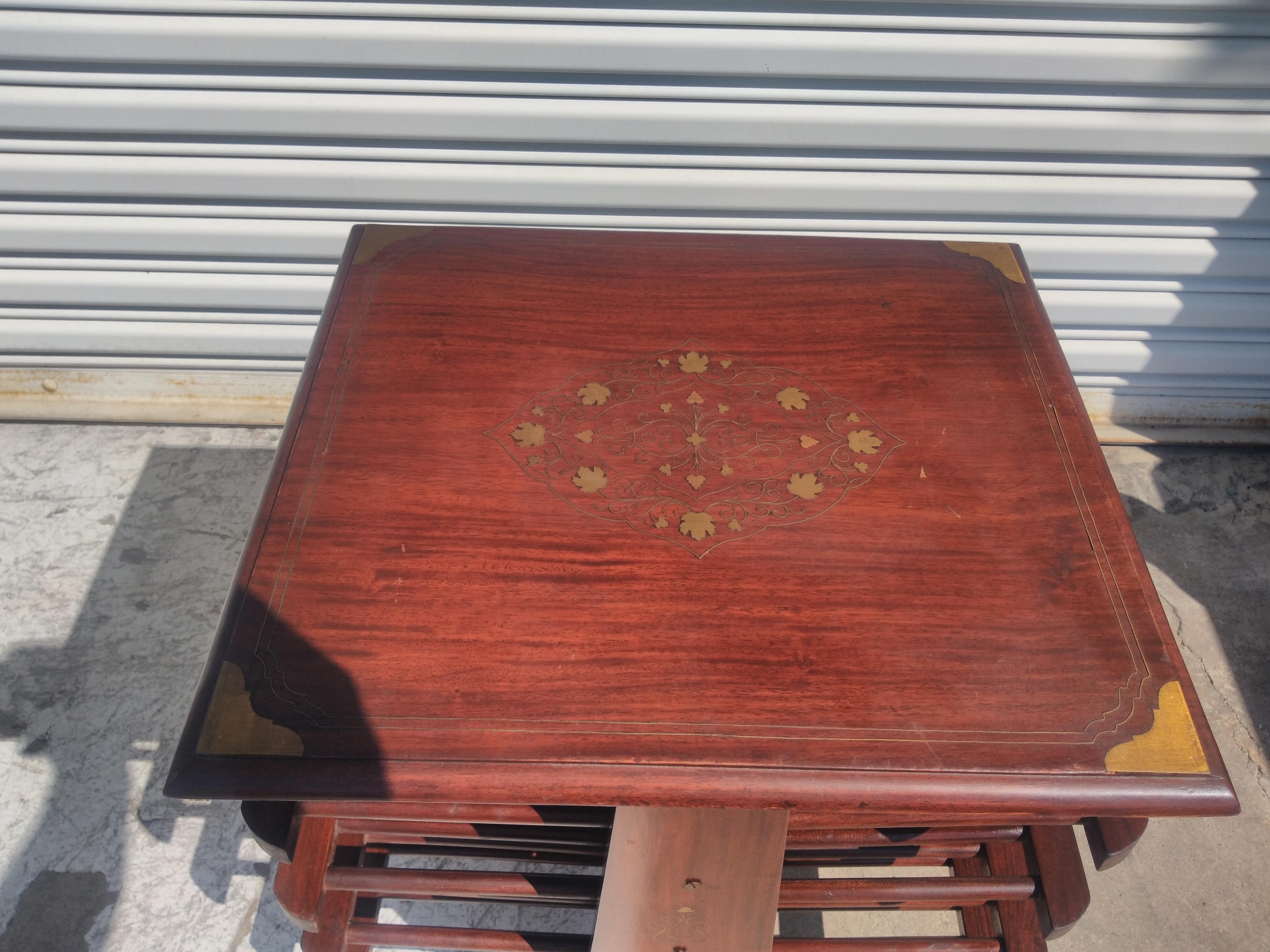 XX secolo Albero portariviste in stile Edward Wormley con intarsio in ottone in vendita