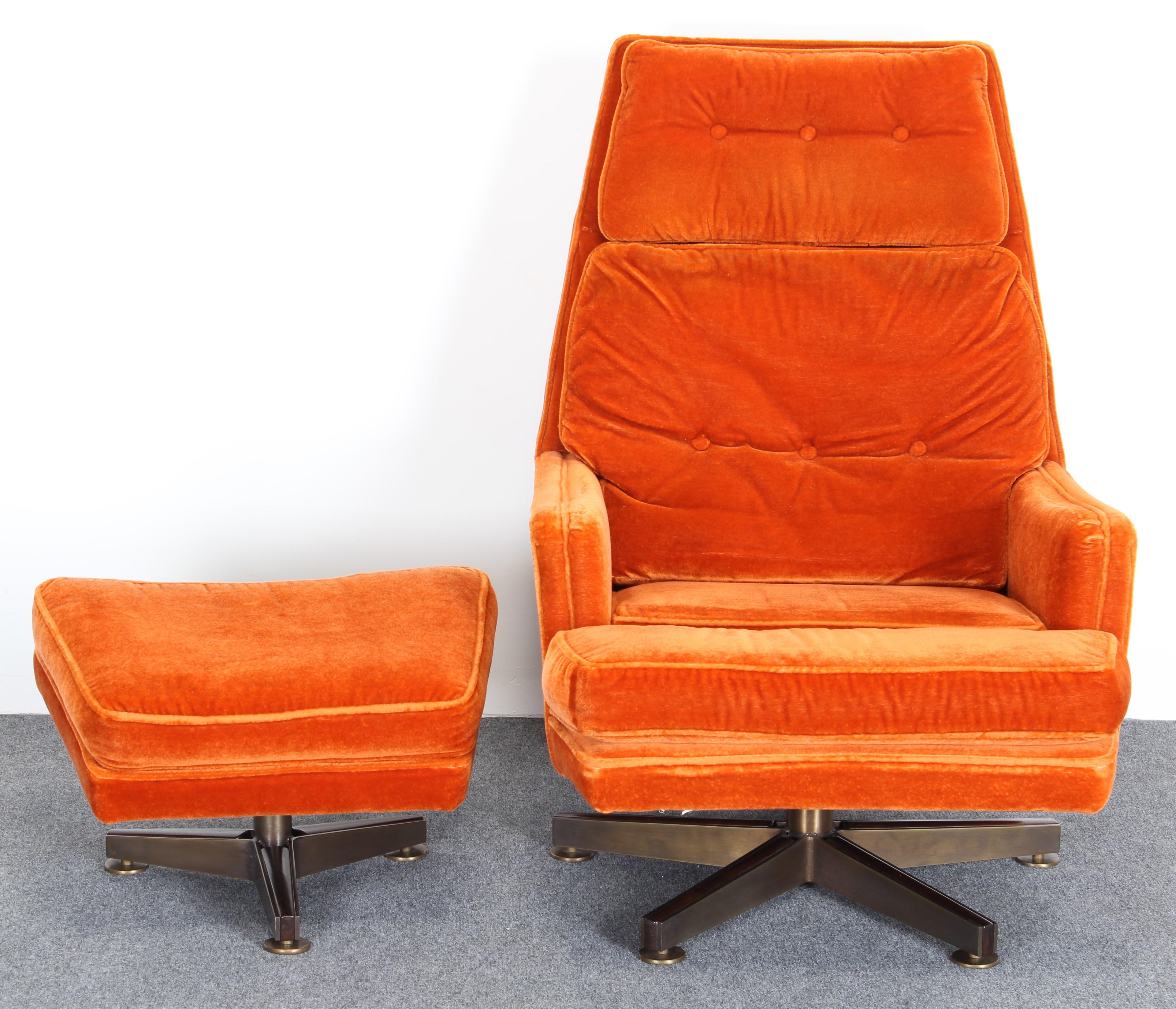 A comfortable and stylish Edward Wormley swivel lounge chair and ottoman for Dunbar, 1960. The chair and the ottoman have tripod swivel bronze and rosewood bases. The fabric is original and has some age-appropriate wear on arms as shown in the