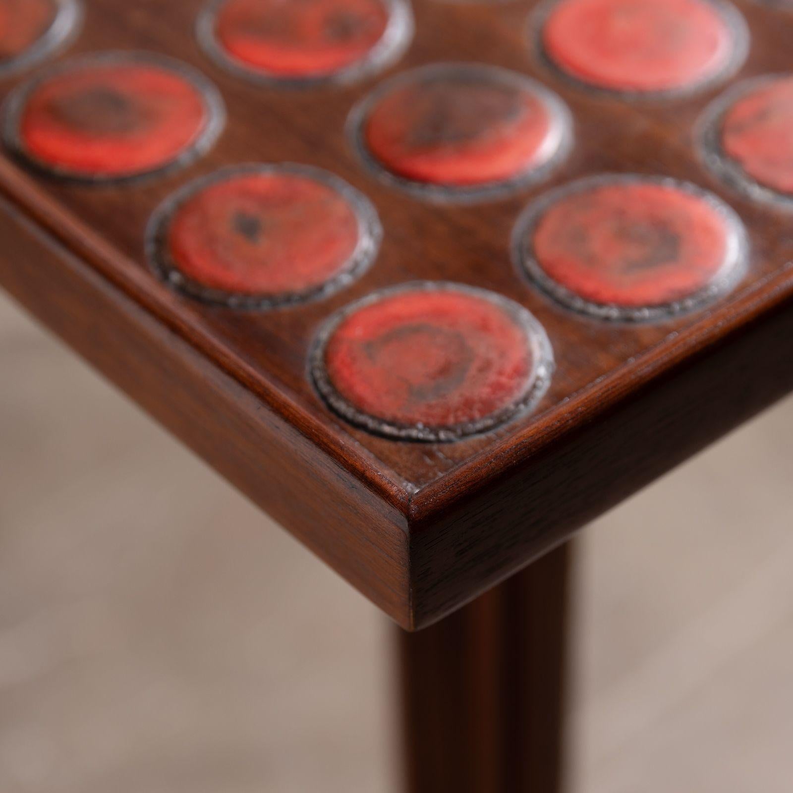 20ième siècle Table d'appoint Edward Wormley avec carreaux de faïence Natzler pour Dunbar 1960s en vente