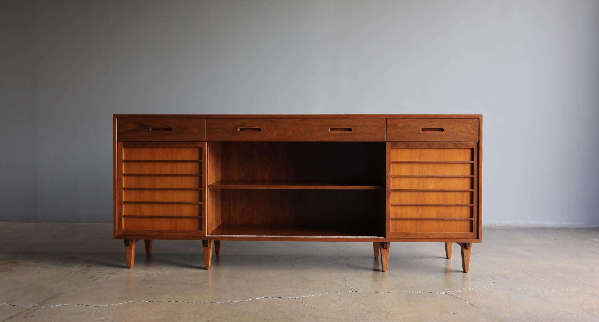 Edward Wormley Walnut Credenza for Dunbar, circa 1955 2