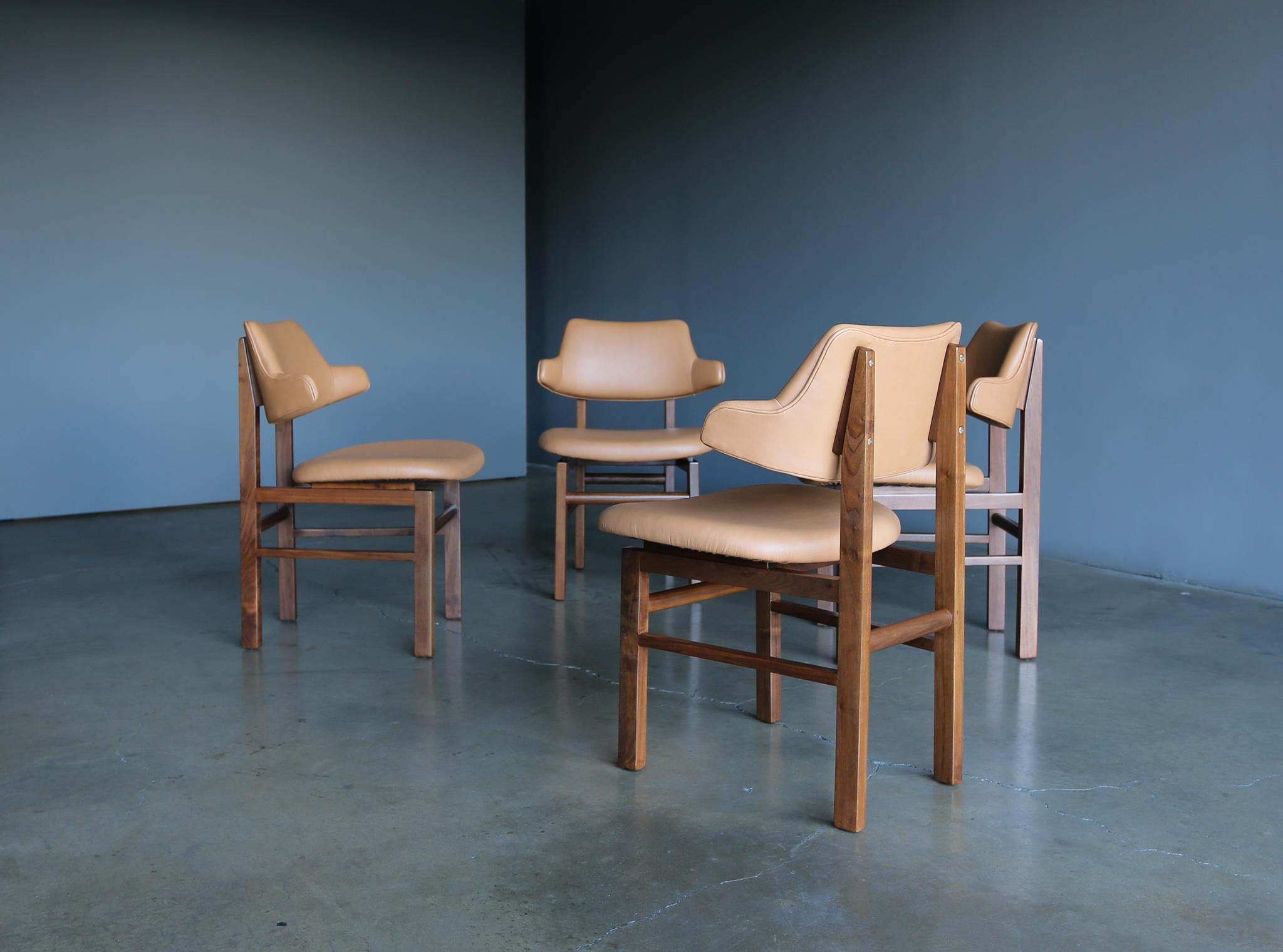 Edward Wormley Walnut and Leather Model 675 Dining Chairs for Dunbar, circa 1955 1