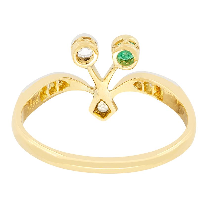 Edwardianischer 0,15 Karat Diamant- und Smaragd-Cluster-Ring, ca. 1910er Jahre im Zustand „Gut“ im Angebot in London, GB
